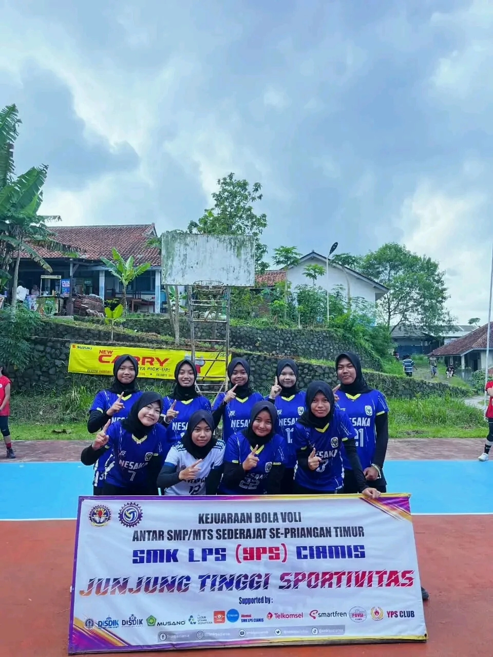 Kami Masih Muat Menampung Tropy Hasil Prestasi Kalian Semua
