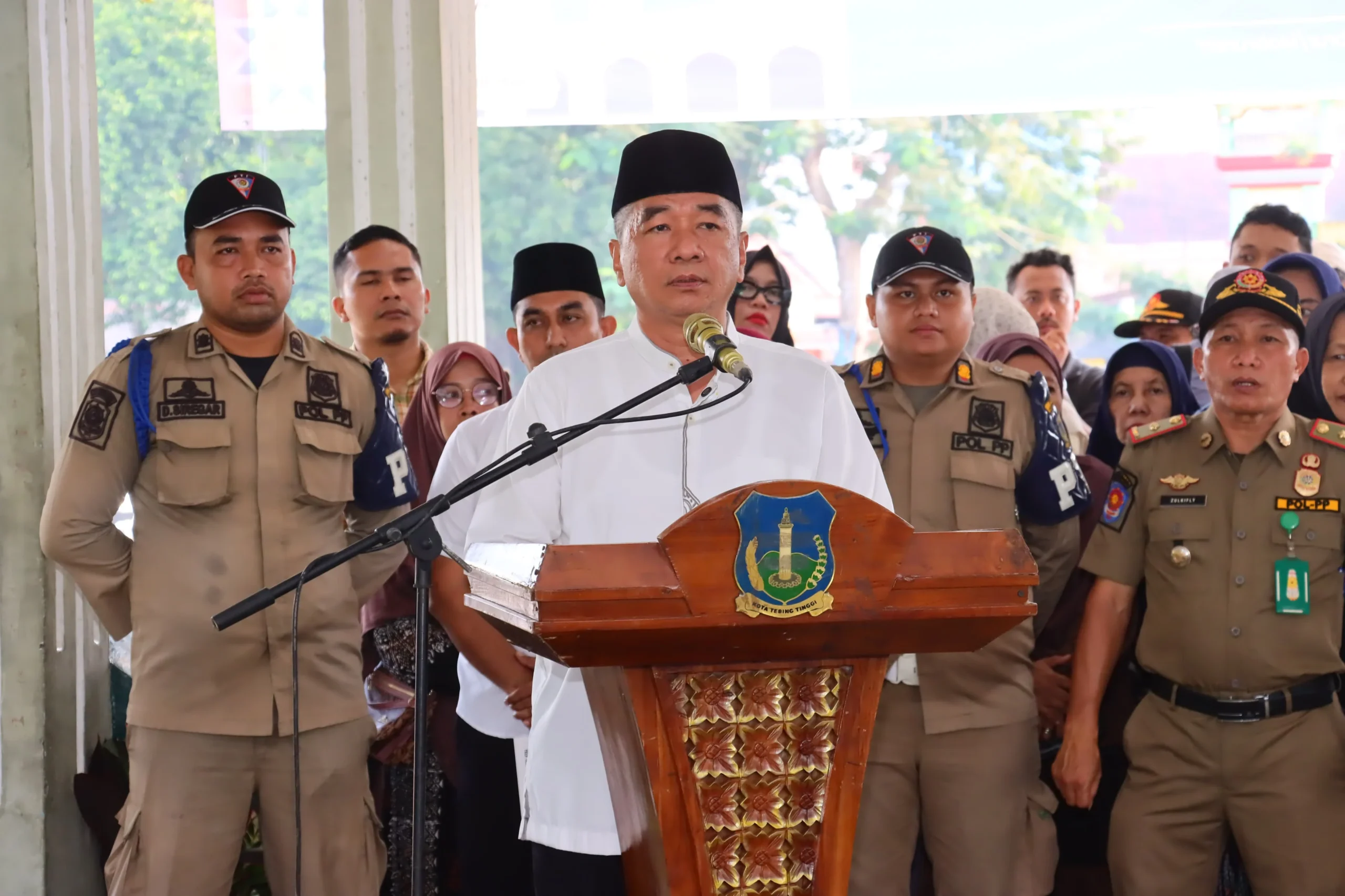 PEMKO TEBING TINGGI LEPAS KEBERANGKATAN 82 JEMAAH HAJI MENUJU TANAH SUCI