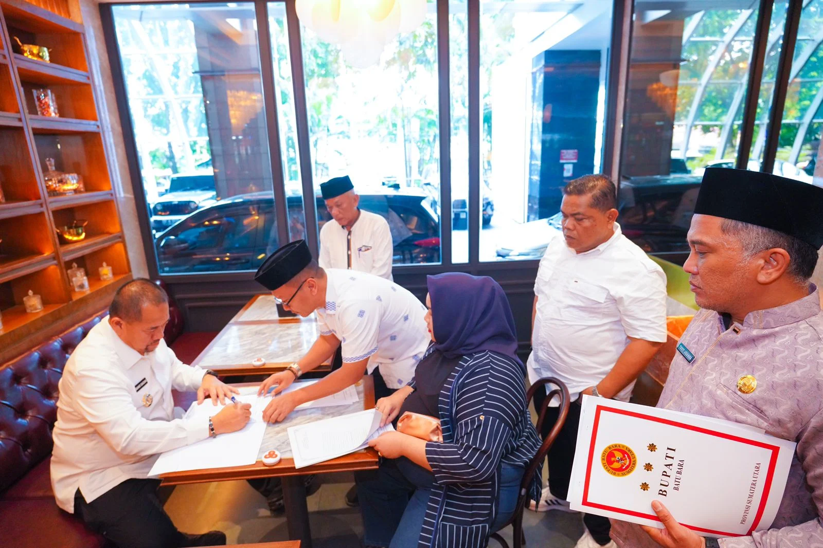 *Bupati Batu Bara Teken Hibah Lahan HGU untuk Pembangunan Tempat Pengolahan Sampah Terpadu*
