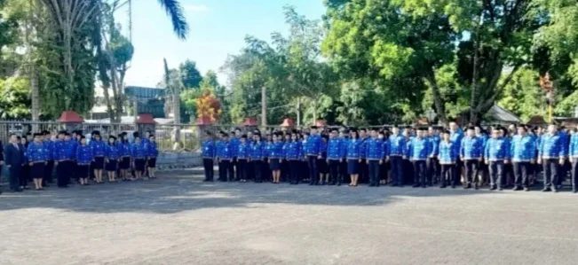 Momen Tiga Dasawarsa Otonomi Daerah, Sekda Minahasa Serahkan Langsung SK Kenaikan Pangkat