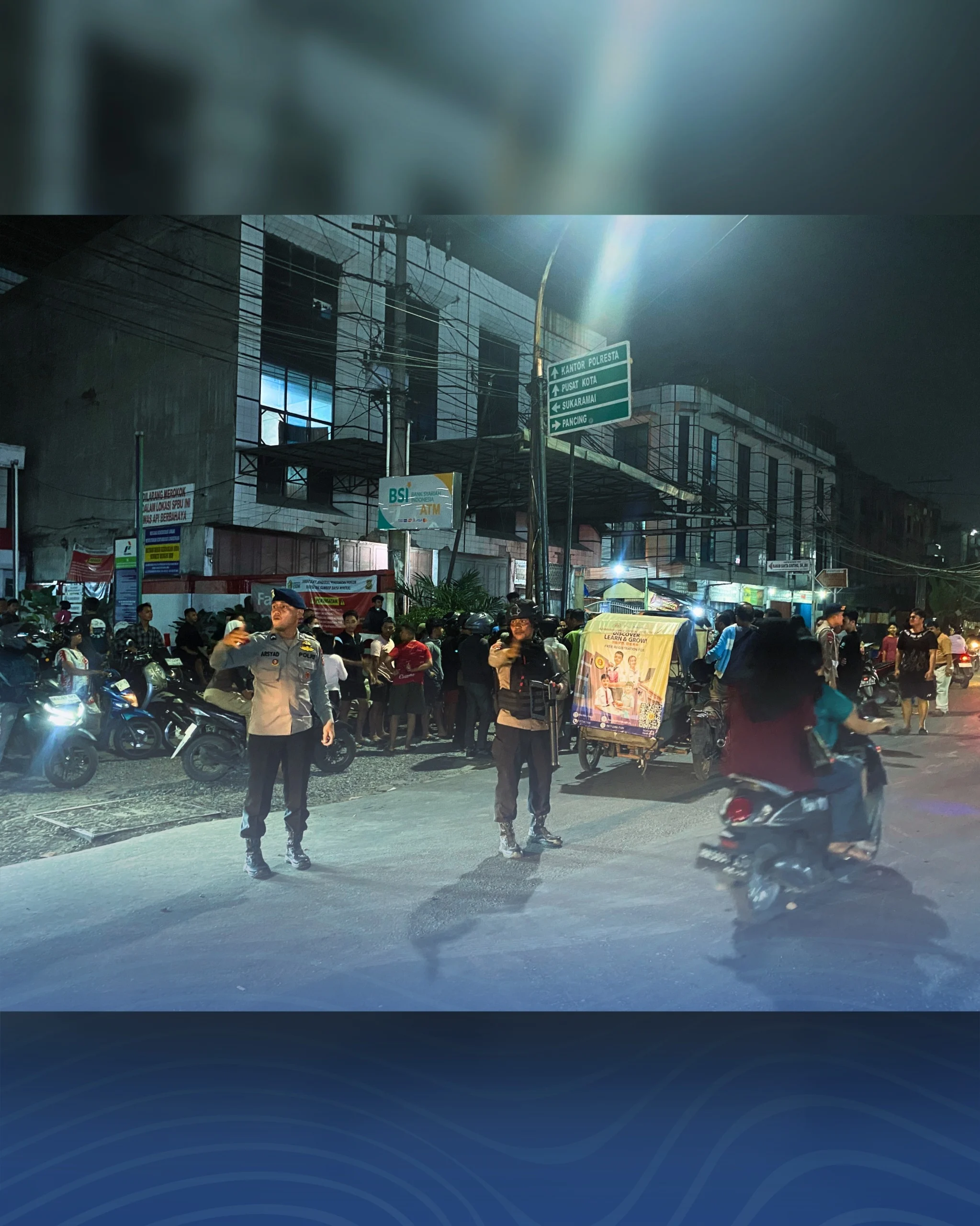 Patroli Blue Light Satuan Brimob Polda Sumut Sigap Redam Keributan Akibat Laka Lantas di Medan, Situasi Memanas Berhasil Dikendalikan.