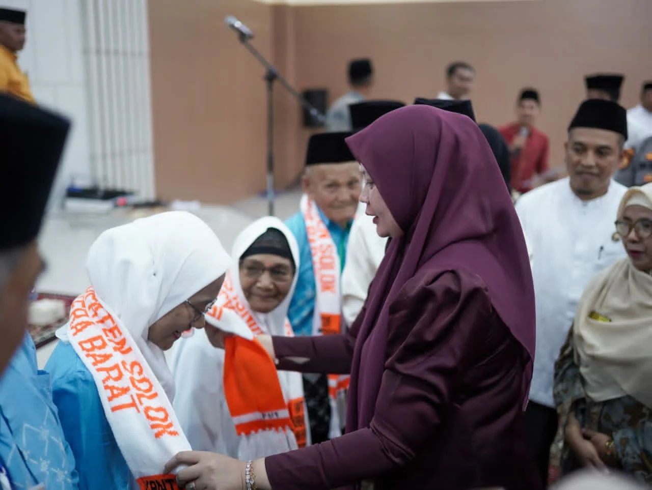 Bupati Solok Lepas 198 Calon Jamaah Haji Tahun 2026
‎