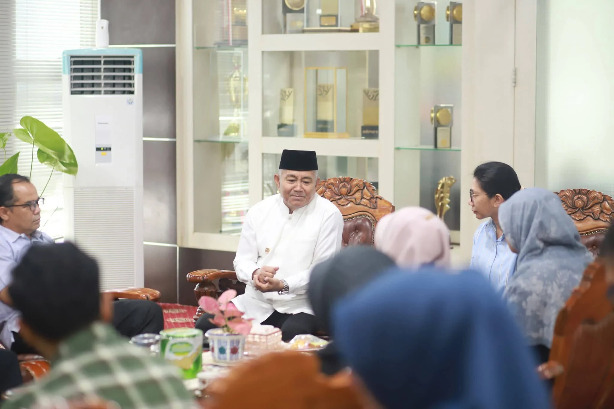 Wawako Suryadi Nurdal Terima Langsung Penyerahan NHP dari BPK Sumbar
