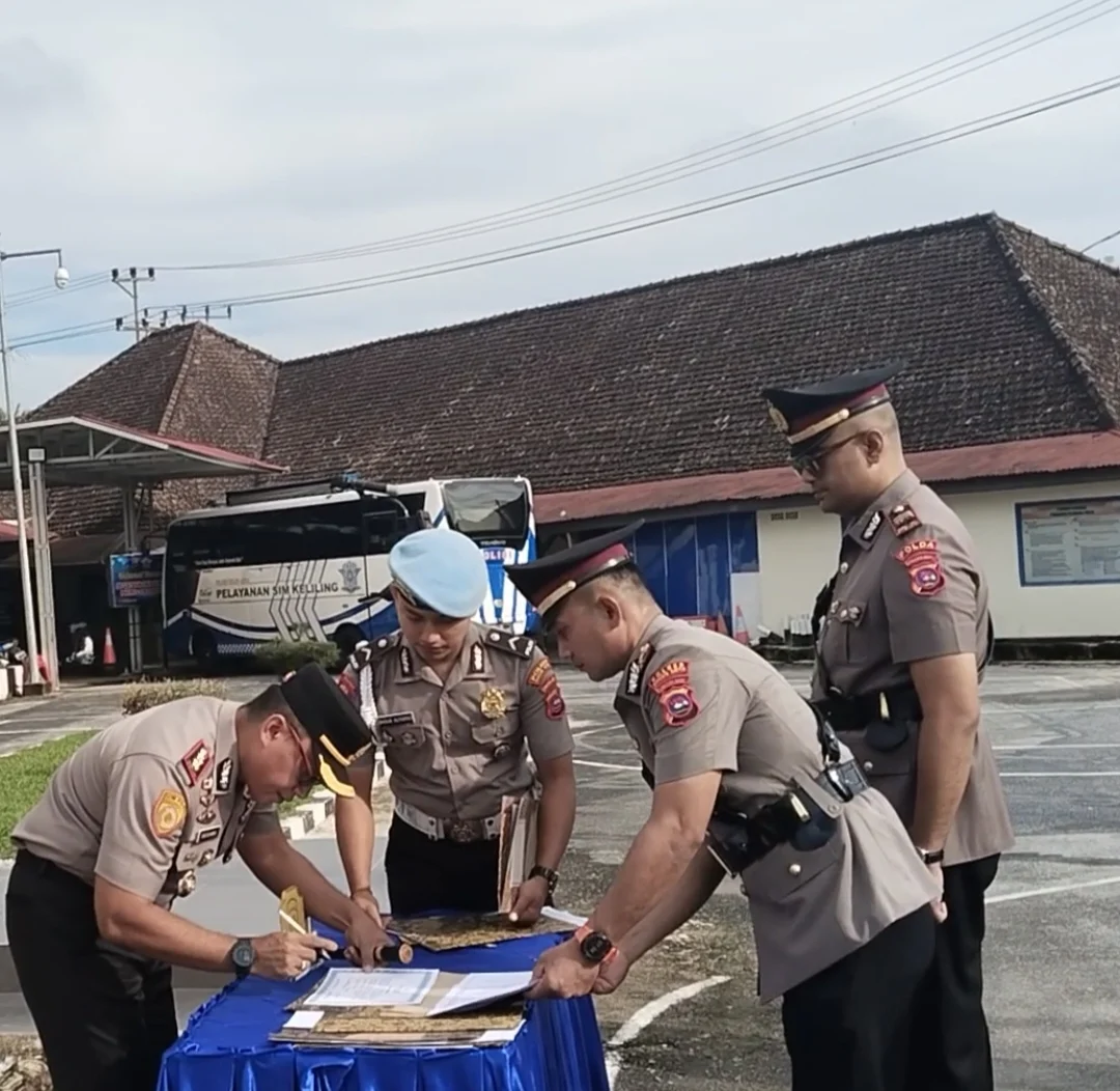 Kapolres Solok Kota Pimpin Sertijab Pejabat Utama dan Kapolsek di Jajarannya.