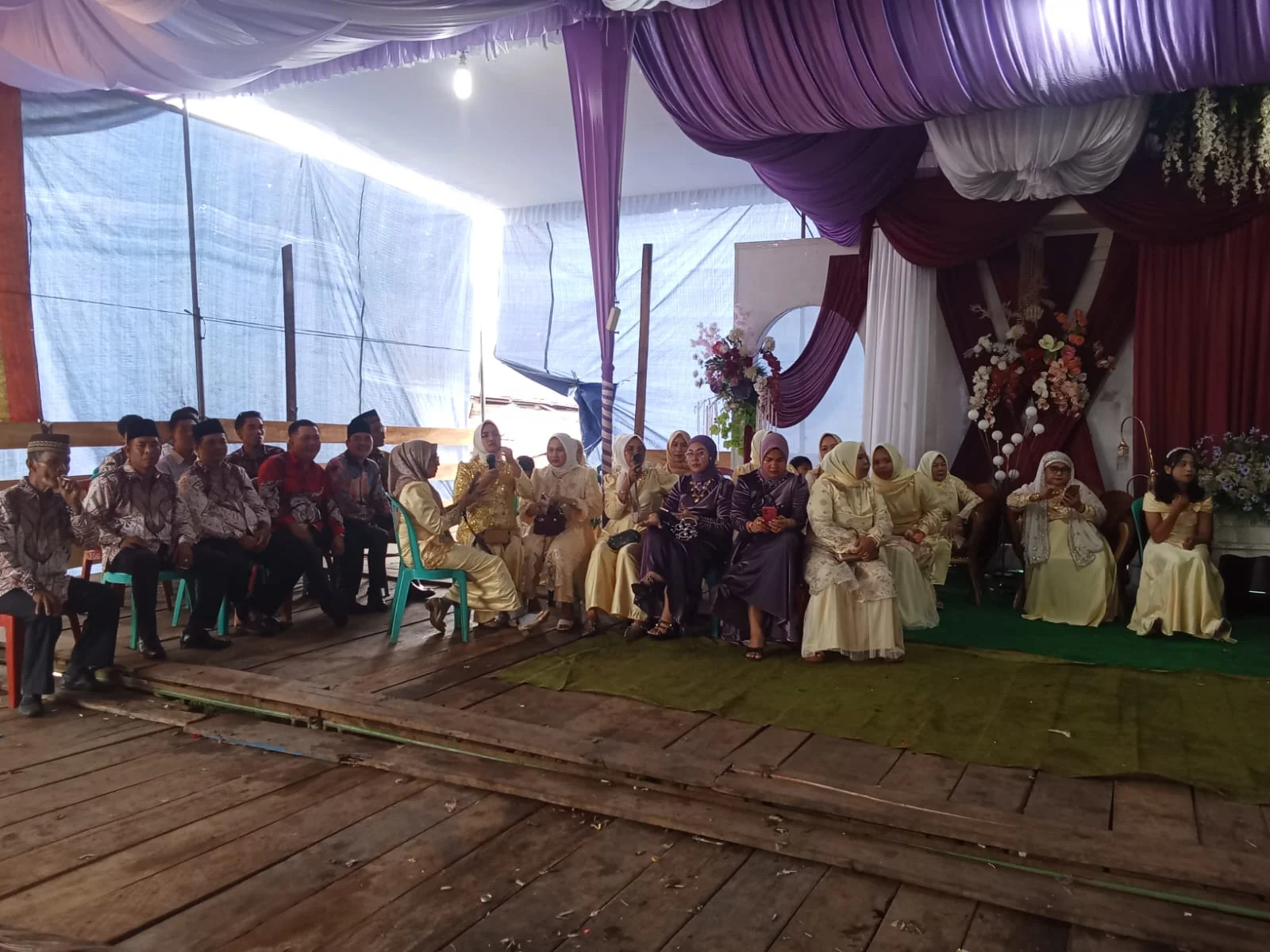 acara khitanan/ulang tahun ke8,keyzhe zion,am putra kedua, ulang tahun ke,12,putra pertama,Bpk Amir Mahmud kepala desa Tambangan