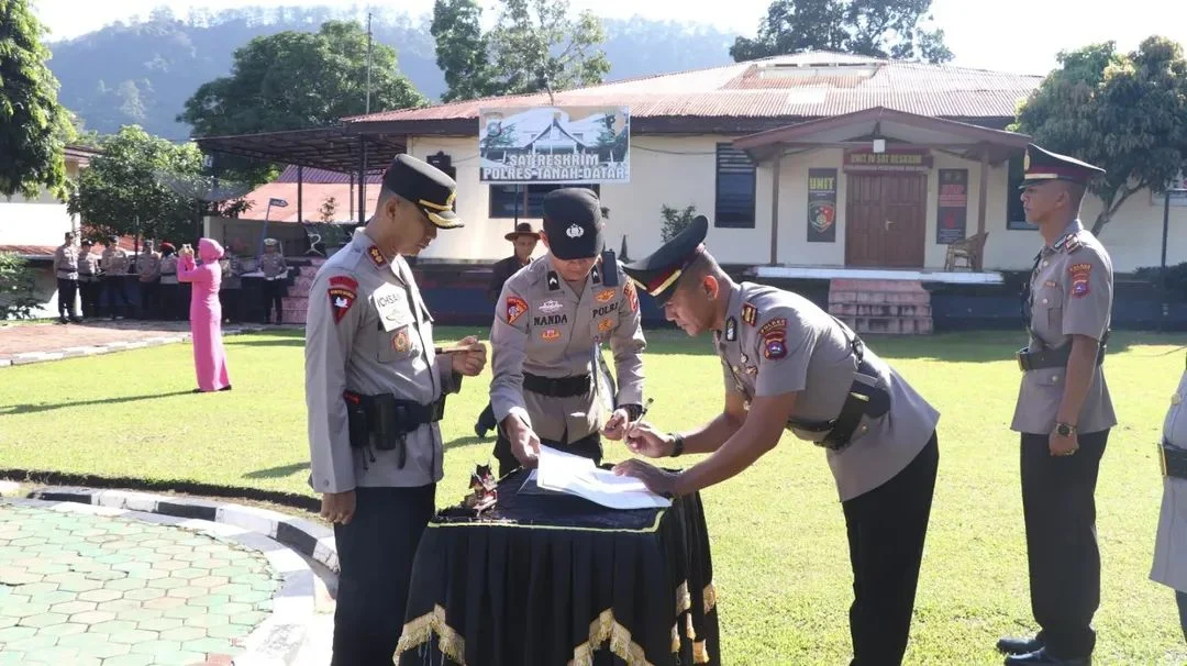 Mutasi Jabatan di Polres Tanah Datar, Kapolres: “Selamat Datang dan Selamat Bertugas”