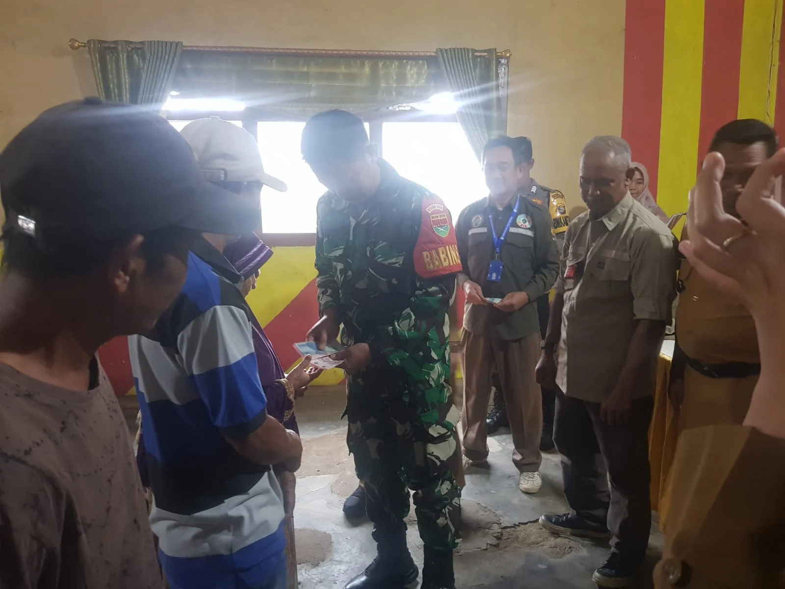 23 KPM Pekon Pura Laksana Kembali Terima BLT-DD 2026, Camat Way Tenong Turun Langsung Pantau Penyaluran.