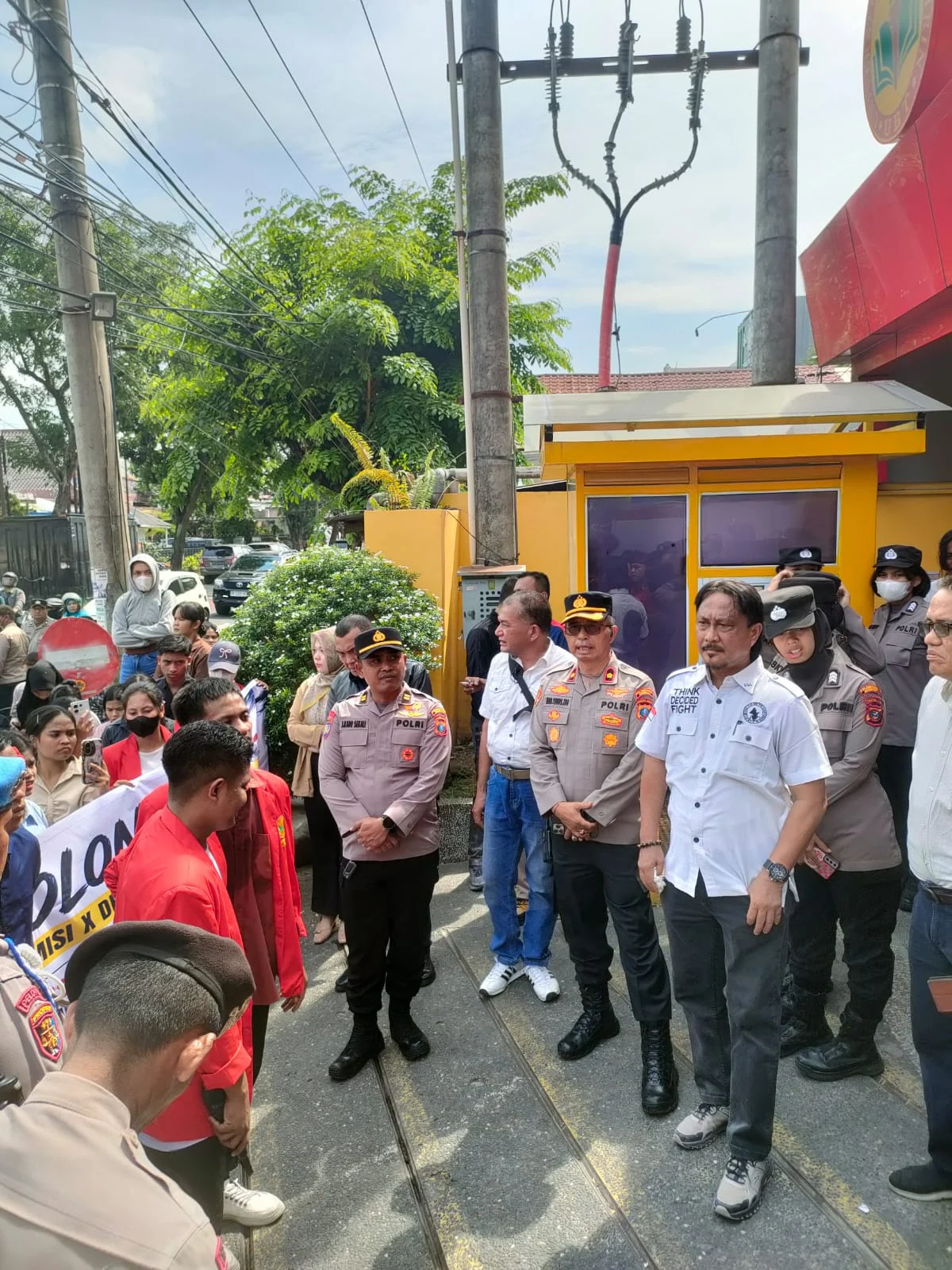 Terima Aksi Mahasiswa Jilid 2, Universitas Bunda Thamrin:
Kuota KIP-P Diluar Kehendak UBT, Mahasiswa Diminta Buktikan Tudingan dan Taat Administrasi