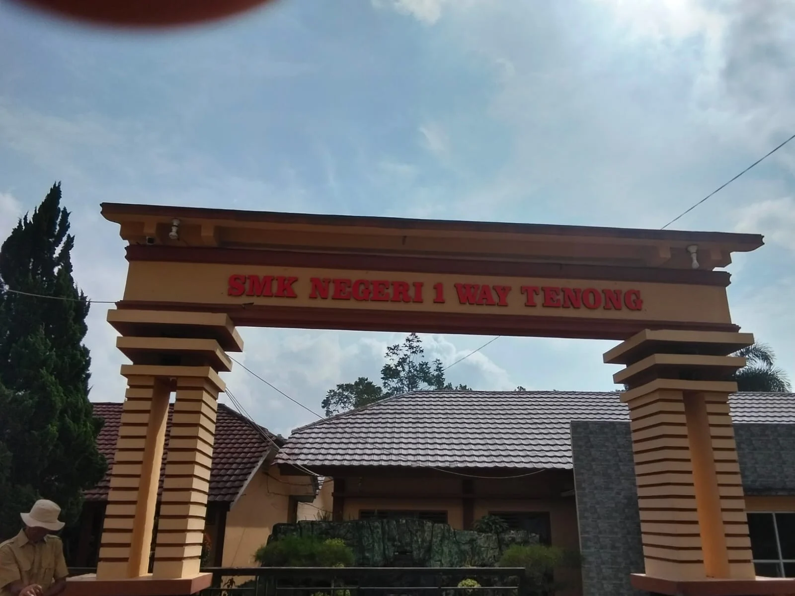 Dana BOS SMKN 1 Way Tenong Rp 1,17 Miliar Disorot, Dugaan Pembengkakan Anggaran Administrasi Capai Ratusan Juta.