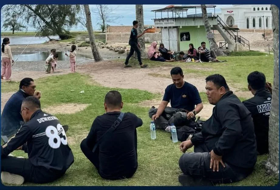 Mesin Menderu, Kebersamaan Menggebu! Kalapas Solok Touring Bangun Solidaritas Pegawai