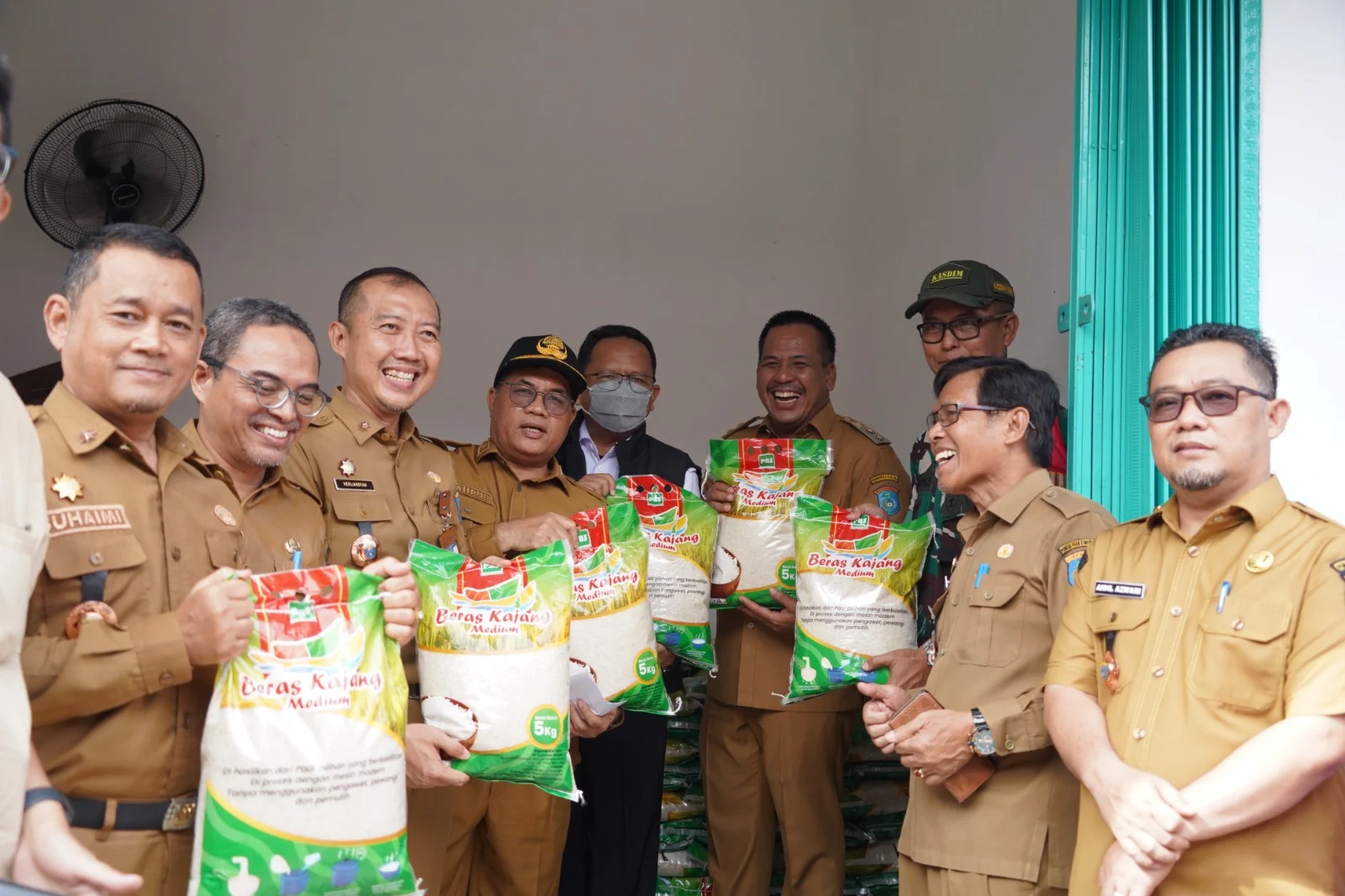 Gelar Pasar Murah, Pemkab OKI Intervensi Harga Sembako Jelang Idul Adha