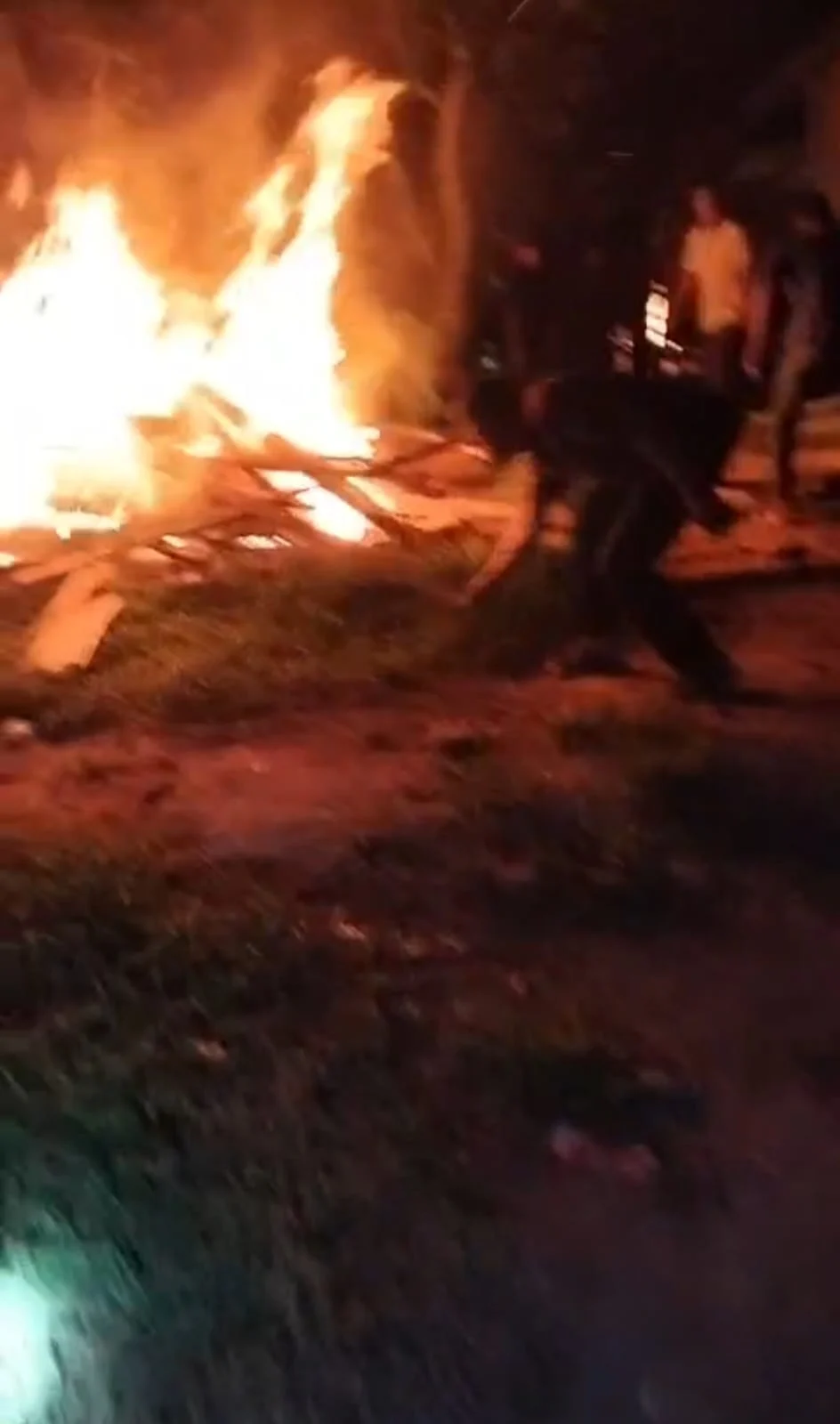 Polsek Air Putih Cek Lokasi Gubuk Diduga Tempat Penyalahgunaan Narkoba yang Dibakar Warga
