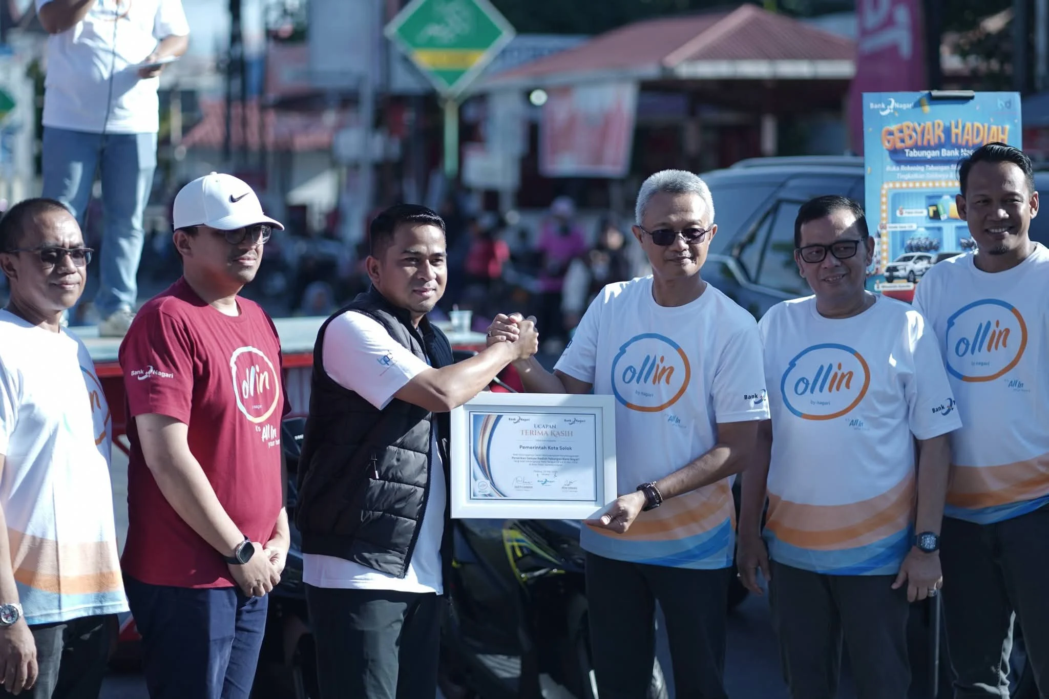 Wali Kota Solok Hadiri Penyerahan Grand Prize Gebyar Undian Sikoci Bank Nagari