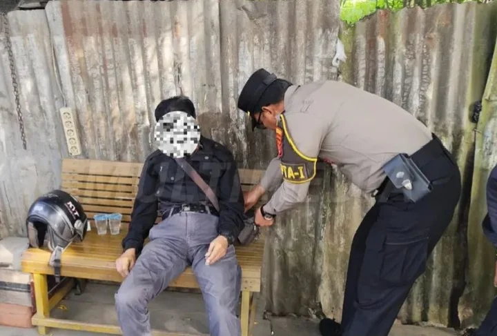 Quick Response Polresta Samarinda Tindaklanjuti Penemuan Pria Meninggal Dunia di Jalan Teuku Umar