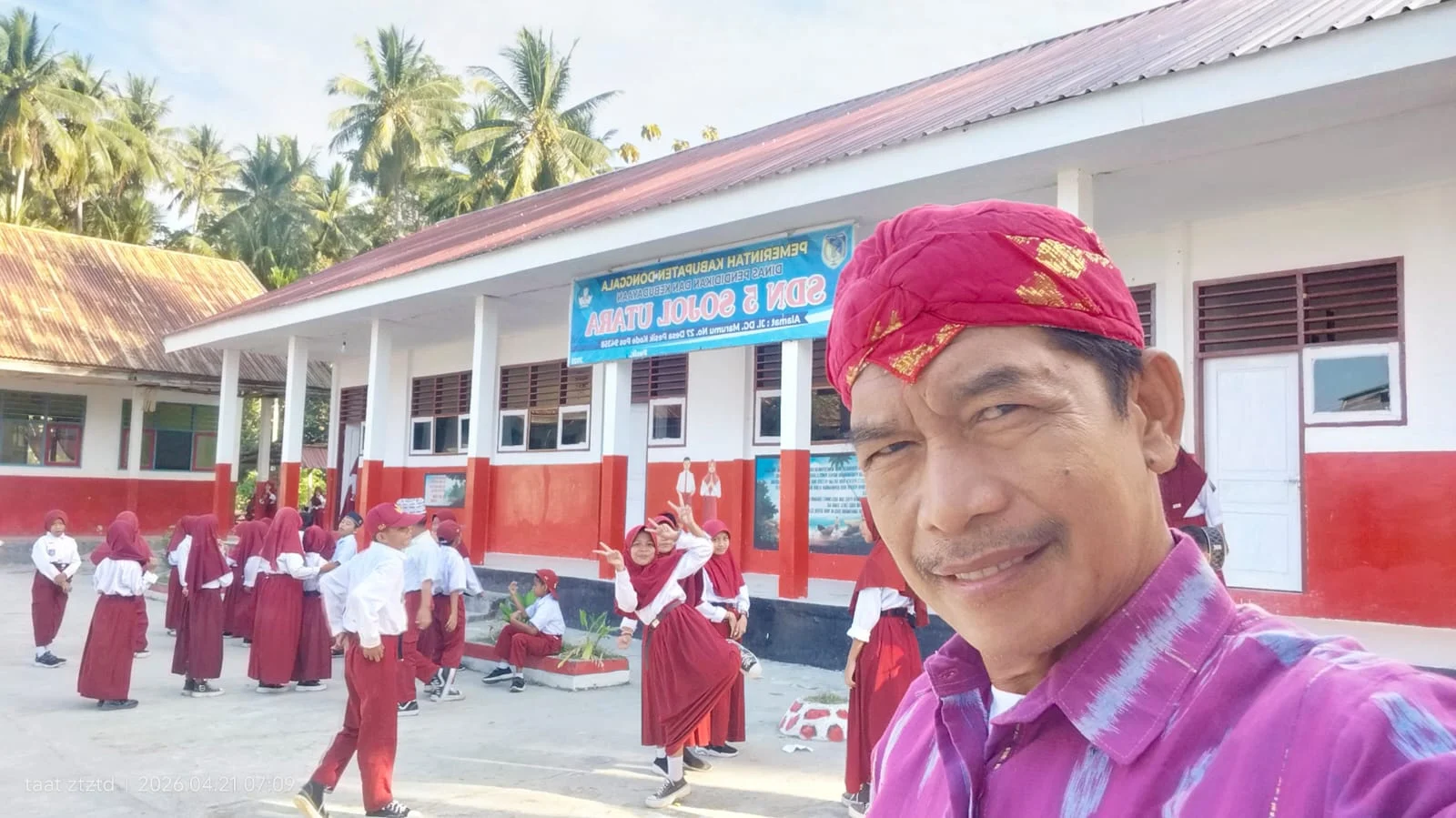 Kepsek SDN 5 Sojol  Sangat  Prihatin  Kantor Kepsek Belum Ada Hingga Kini, Kami Berharap Pemerintah Memperhatikan