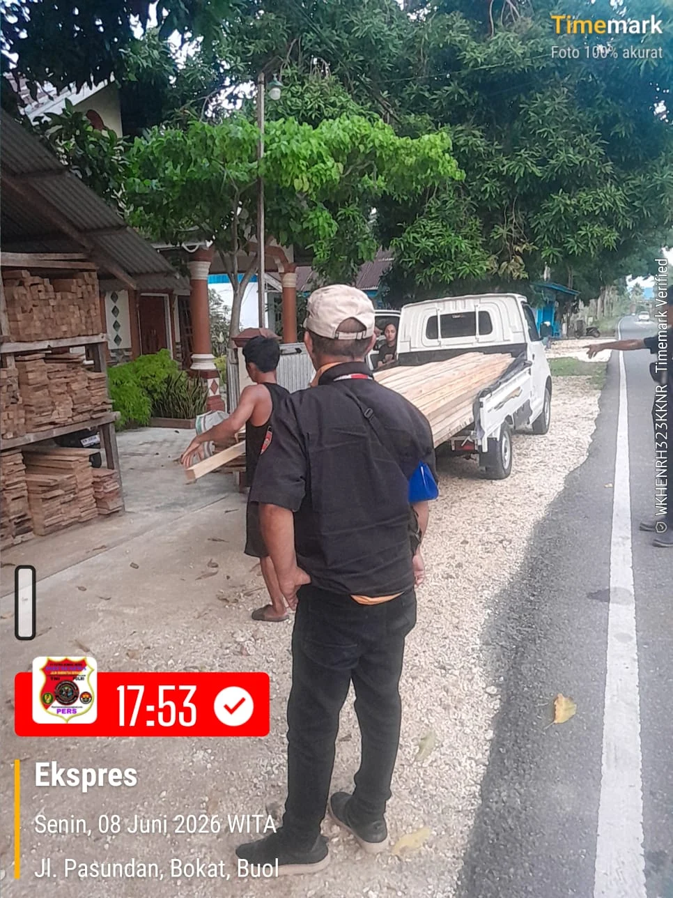 Kasus illegal logging Di Desa Kantanan,Istri Tersangka Membentak wartawan,Anggota Dewan Diduga Terlibat,
