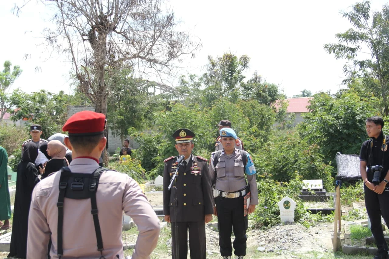 Wakapolresta Palu Pimpin Upacara Pemakaman Kedinasan Aiptu Syahrial