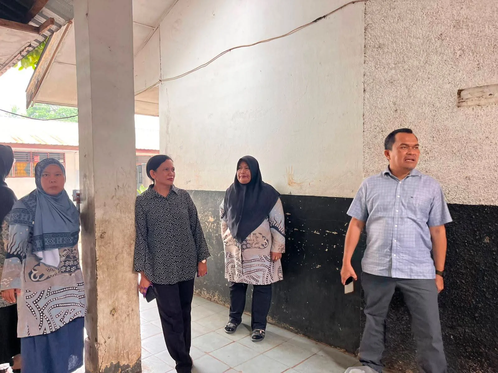 Kepala Dinas Pendidikan Serap Aspirasi Guru Saat Kunjungi SDN 20 Kecamatan Rantau Utara. 