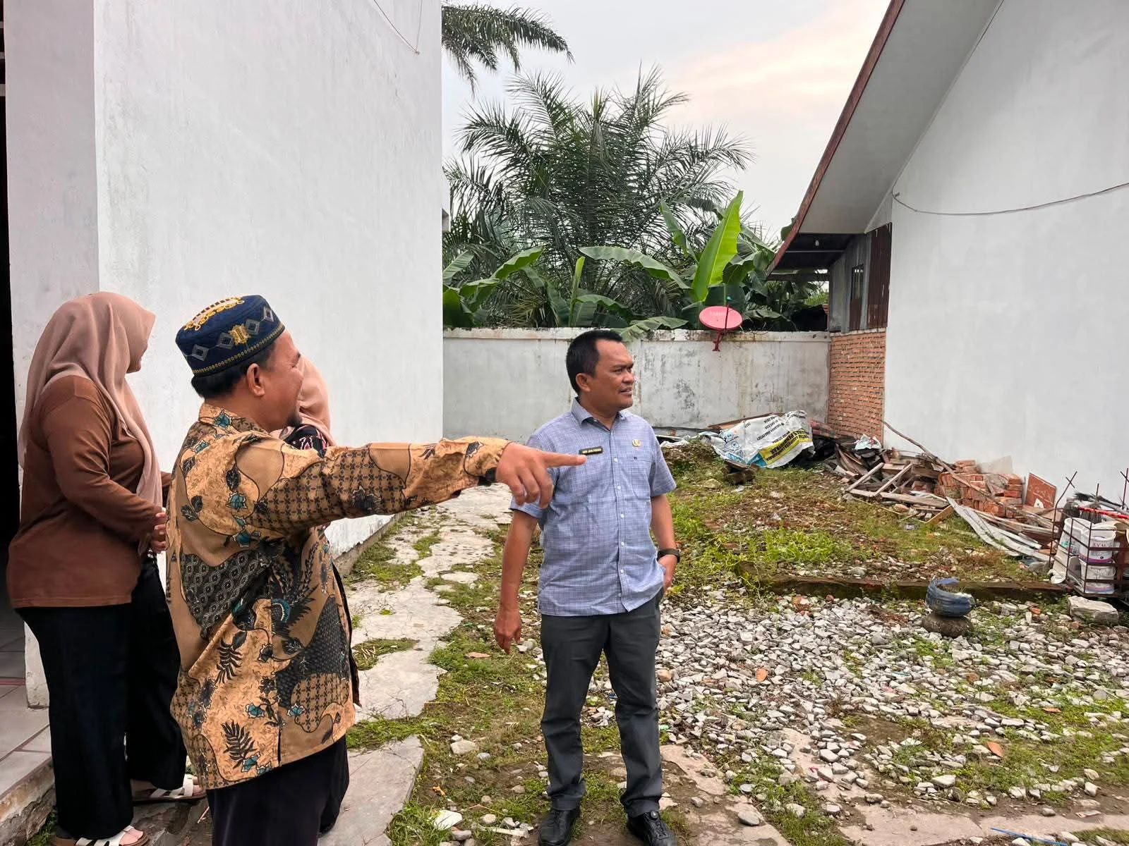 Kunjungi SDN 16 Kecamatan Rantau Selatan ,Kadisdik Labuhanbatu AJP, Cek Panitia SPMB, Kebersihan dan Disiplin Guru