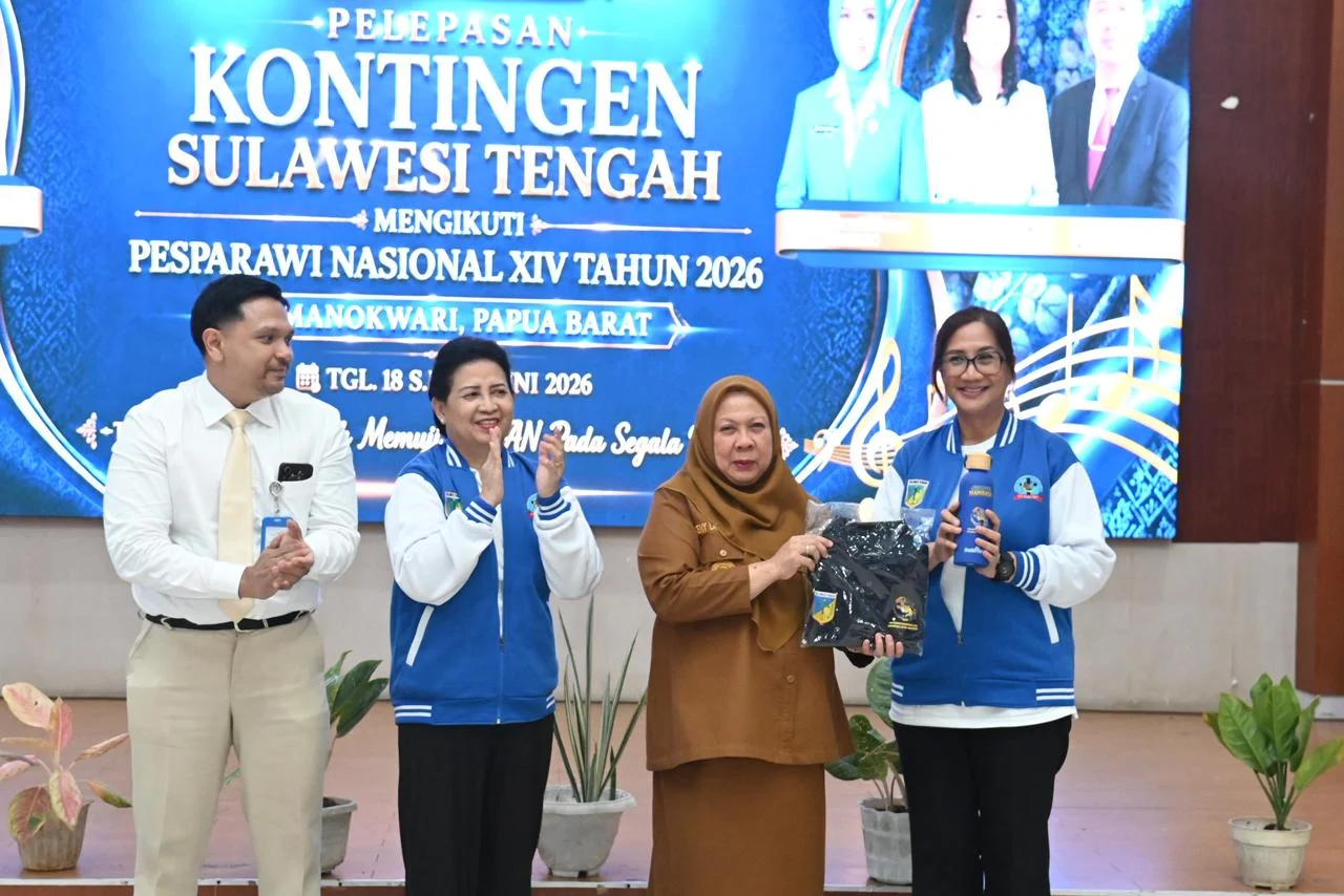 *Wagub Lepas Kontingen Sulteng ke Pesparawi Nasional XIV di Manokwari, Optimistis Raih Medali Emas*