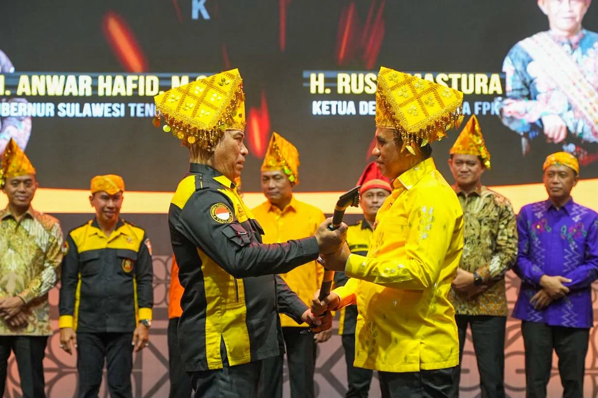*Terima Gelar Kehormatan Balengga Ntodea, Gubernur Anwar Hafid Ajak FPK Jaga Persatuan dan Warisan Nilai Leluhur untuk Membangun Sulteng*
