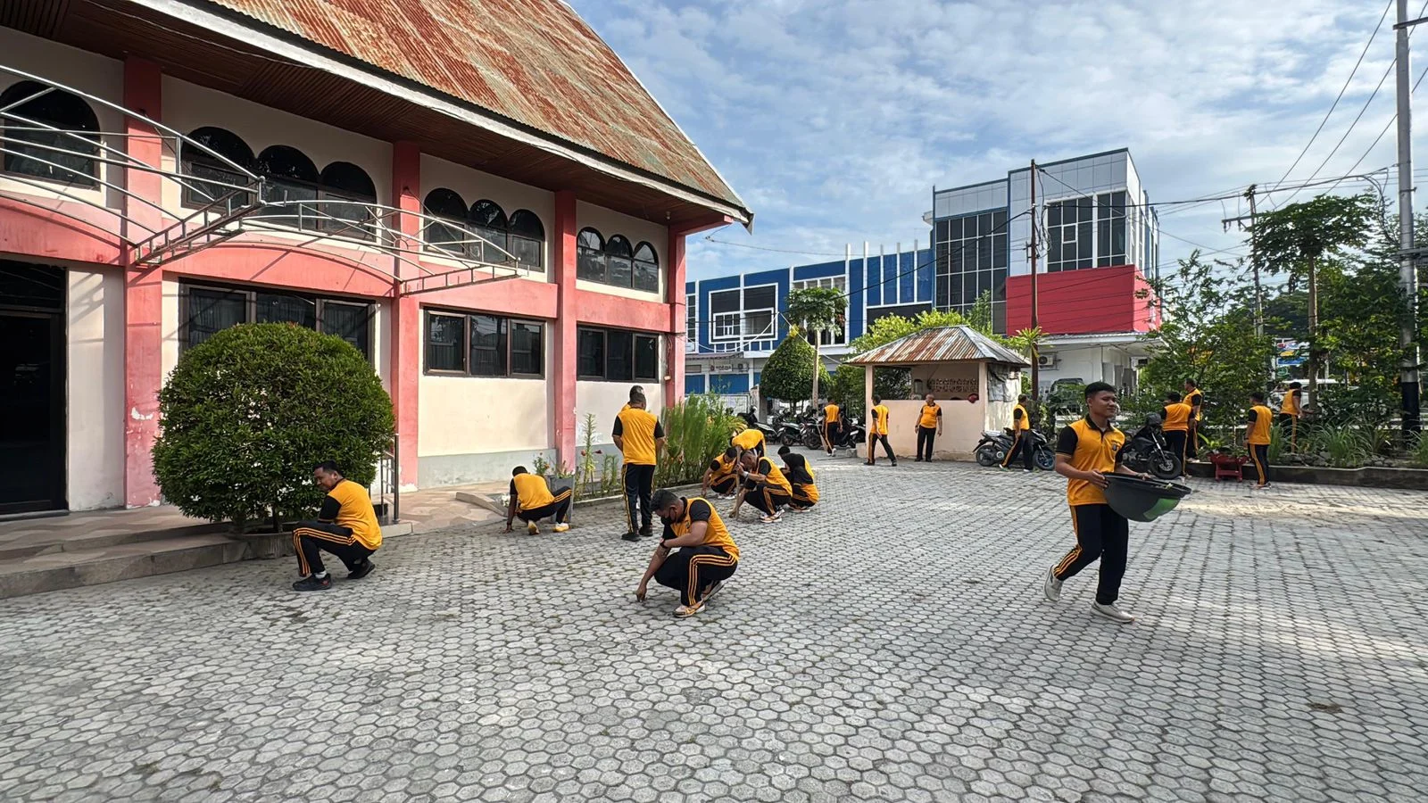 *Polda Sulteng Gelar Bakti Religi di Rumah Ibadah Sambut Hari Bhayangkara ke-80*
