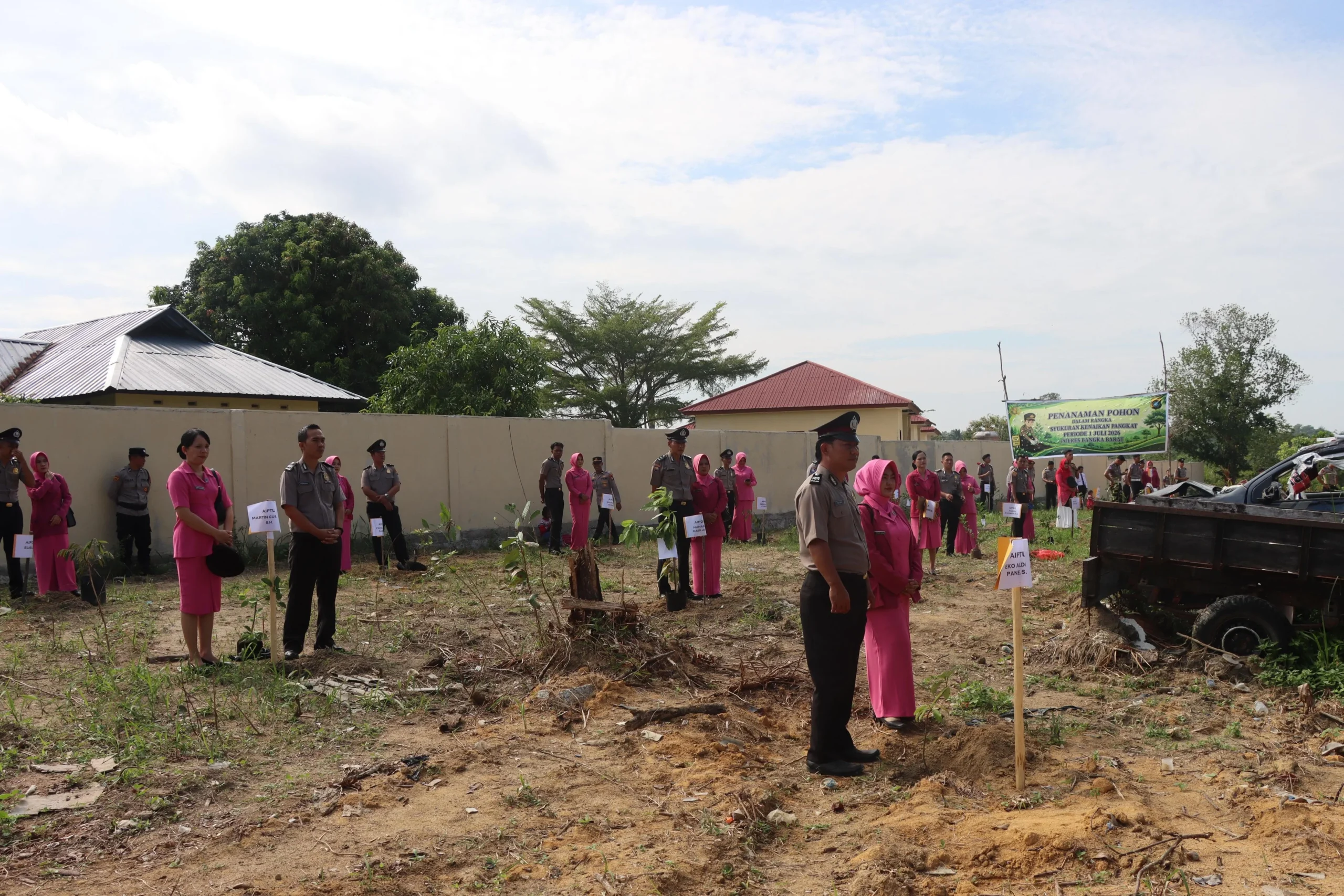 Naik Pangkat Diiringi Tanam Pohon, Kapolres Bangka Barat, Simbol Pengabdian yang Terus Bertumbuh
