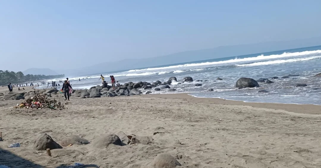 Profesor Sutan Nasomal Harapkan Presiden Prabowo Subianto Perintahkan Kementerian Gubernur Walikota Bupati Rawat Dan Bangun Pantai Sebagus Bagusnya !!                  