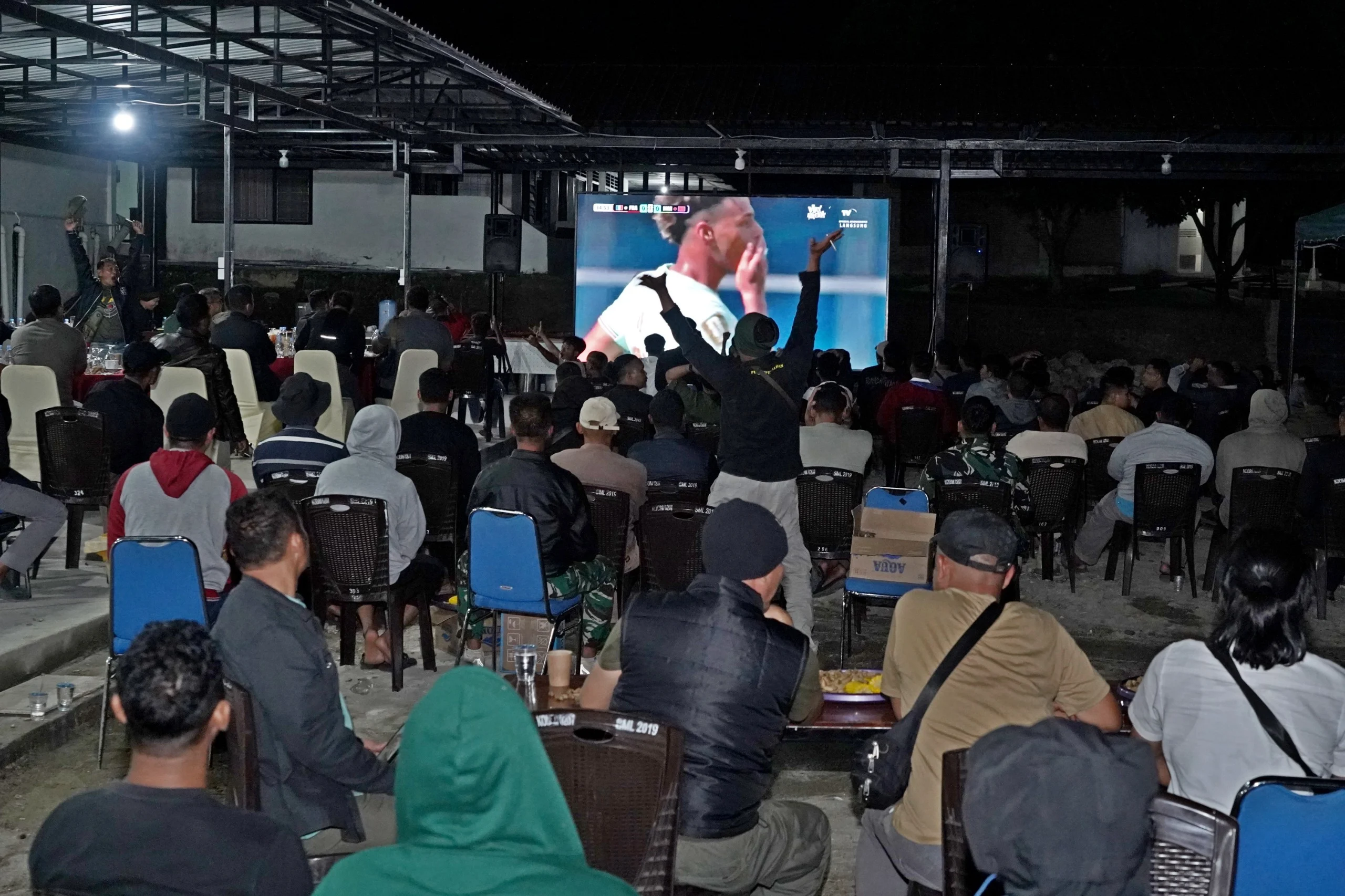 Gelar Nobar Sepak Bola Dunia, Korem 022/PT Bersama Masyarakat Pererat Kemanunggalan TNI Dengan Rakyat