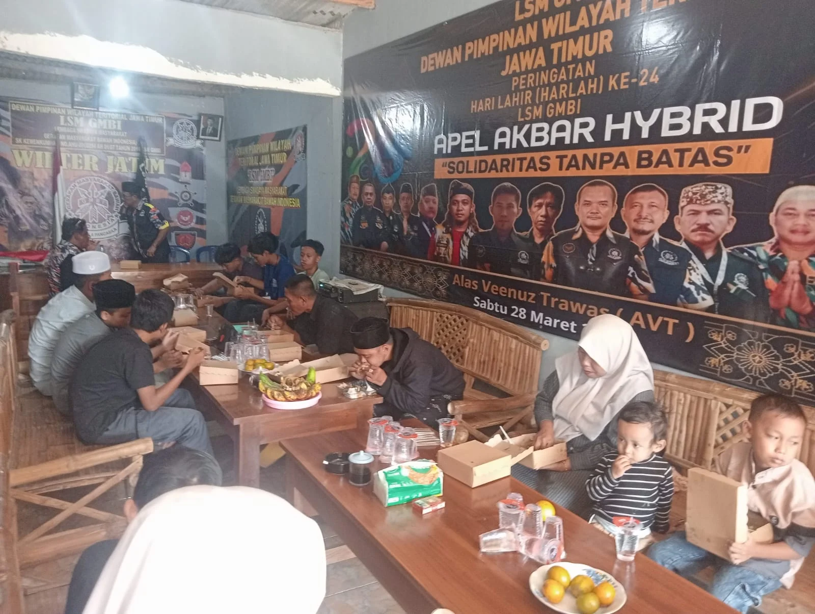 LSM GMBI Distrik Gresik Gathering goes to tuban wisata religi goa ngerong yang diadakan bersama anak-anak yatim dhuafa