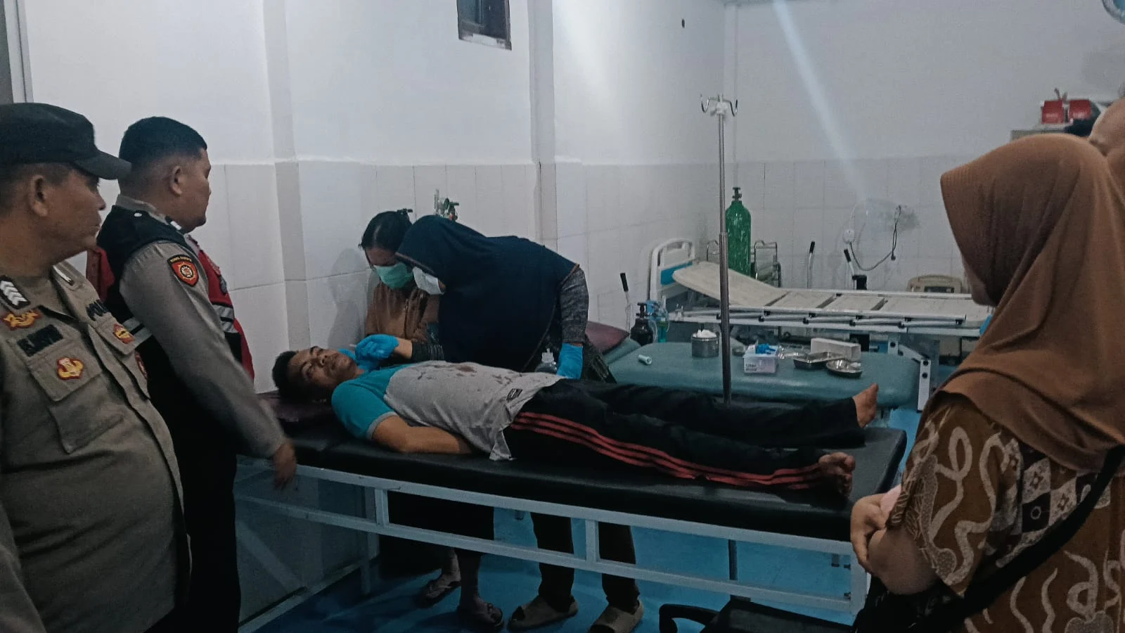Respons Cepat Polsek Lima Puluh Amankan Pria yang Meresahkan Warga, Utamakan Penanganan Medis
