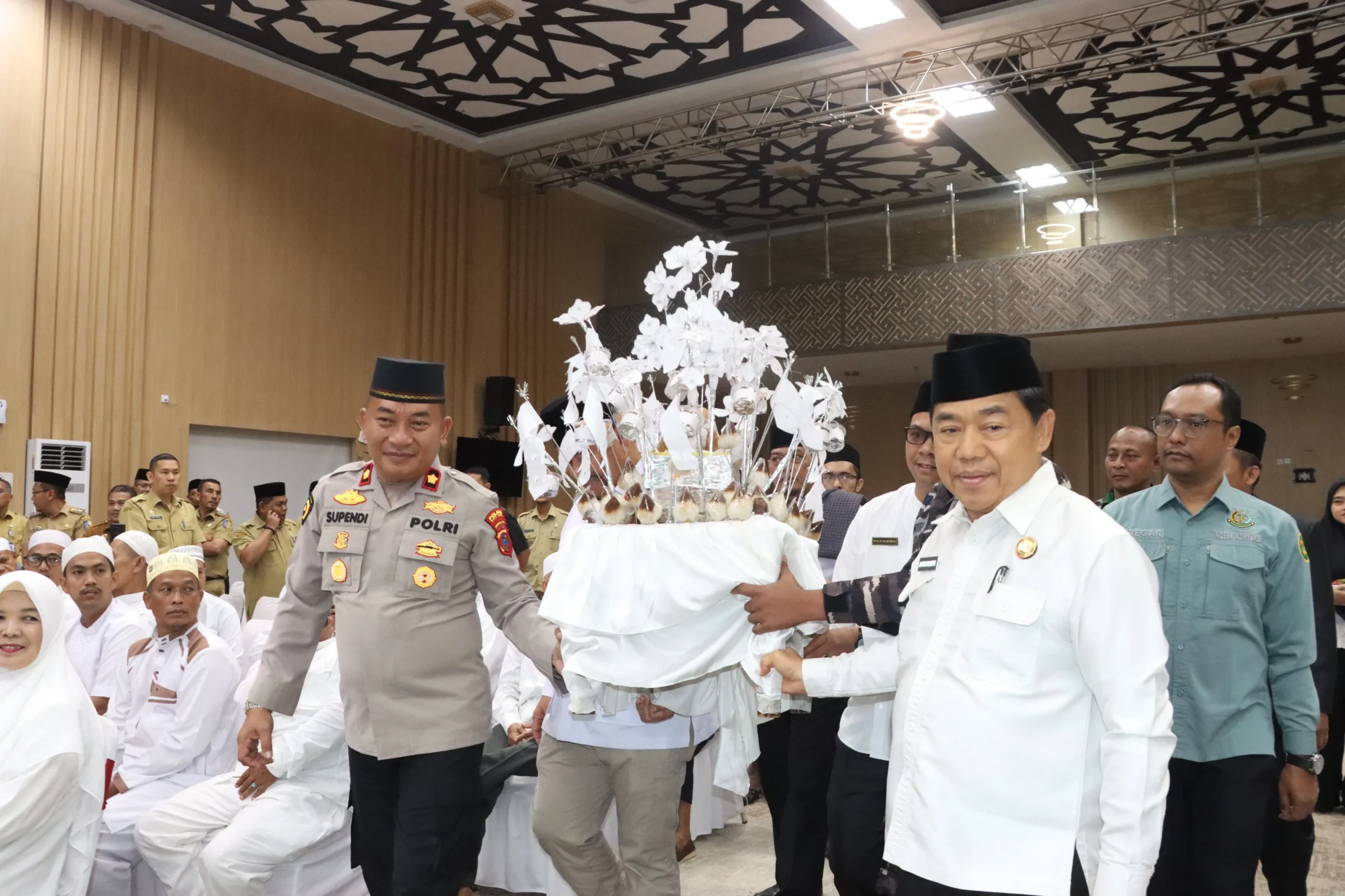 Wakapolres Batu Bara Hadiri Tepung Tawar Pemulangan Jemaah Haji dan Hajjah Tahun 2026