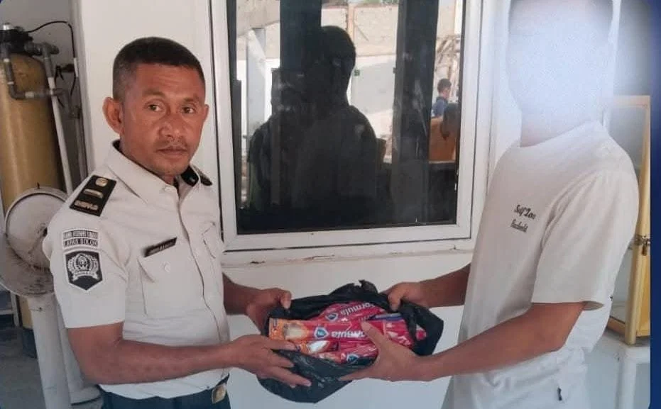 Lapas Solok Penuhi Hak WBP, Peralatan Mandi Dibagikan Secara Tertib Demi Dukung Kebersihan dan Kesehatan