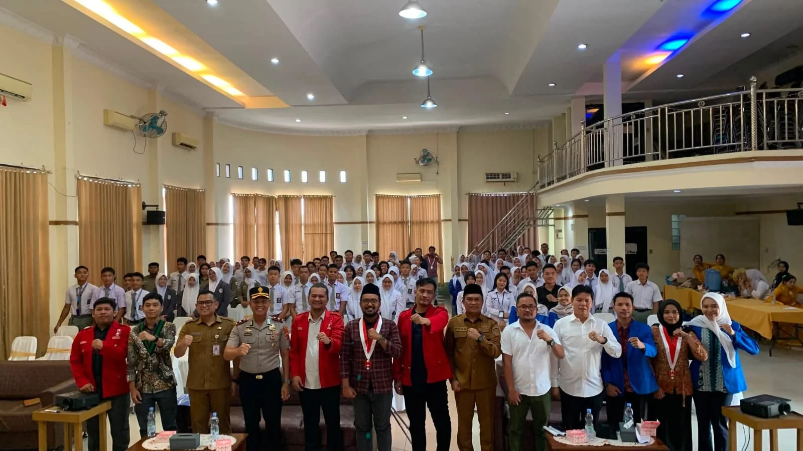 Bupati Labuhanbatu dr Hj Maya Hasmita Diwakili Kadisdik Abdi Jaya Pohon SH Hadiri Seminar Nasional dan Konfercab GMNI Dan Mendukung Pendidikan Cerdas Bersinar. 