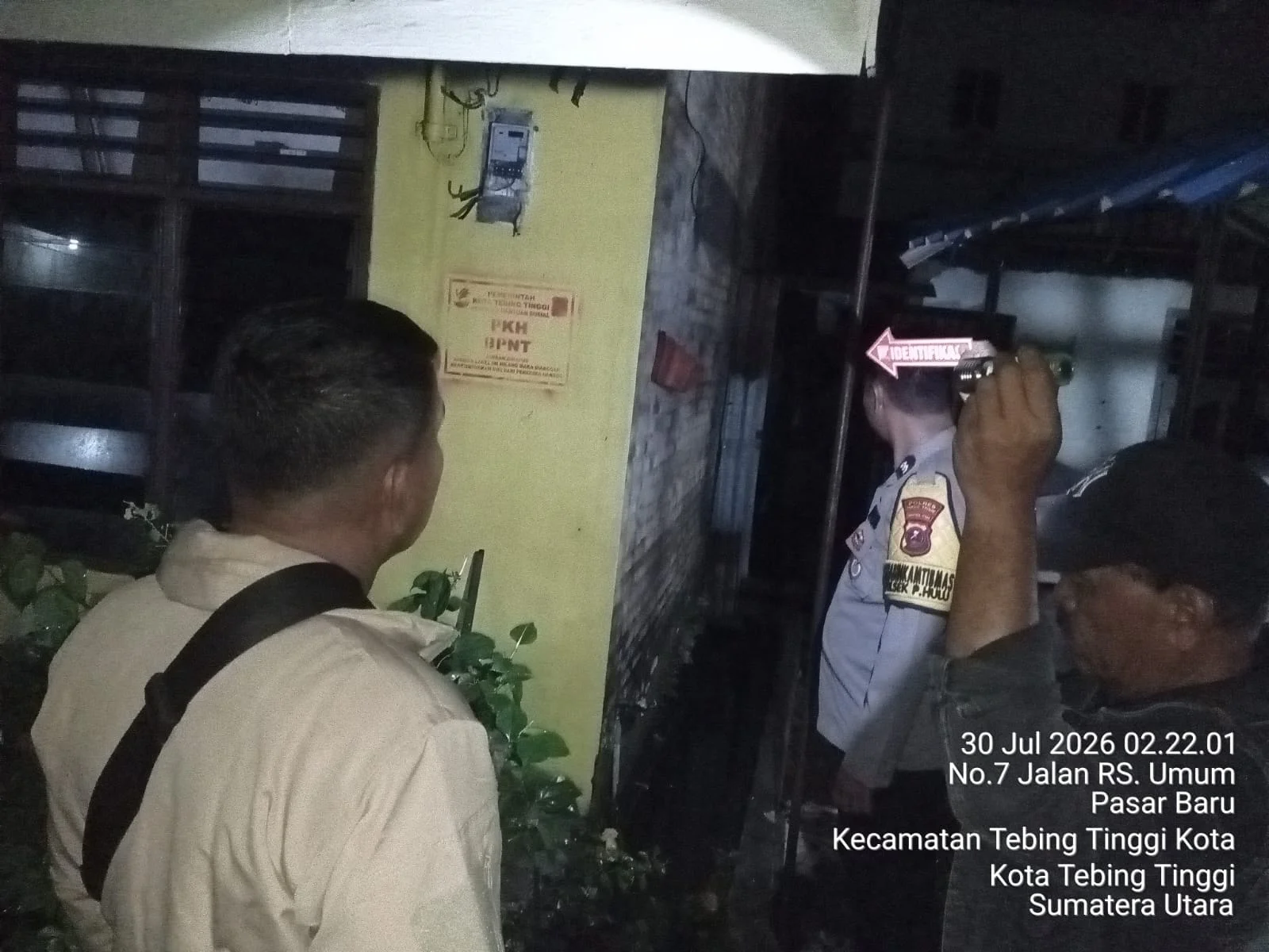 Polres Tebing Tinggi Cek TKP Kebakaran Satu Unit Rumah di Jalan Rumah Sakit Umum