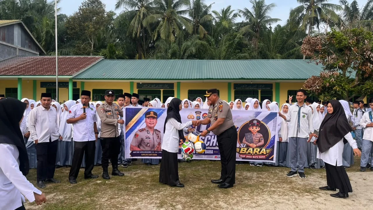Diwakili Kabag Ops, Polres Batu Bara Gelar Police Goes To School di Madrasah Yayasan Cipta Simpang Dolok