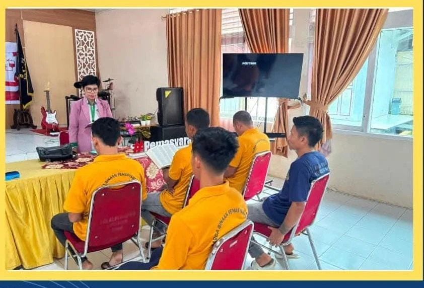 Menebar Damai di Balik Jeruji, Warga Binaan Kristiani Lapas Solok Khusyuk Ikuti Ibadah