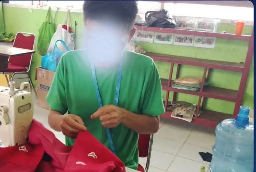 Menjahit Asa, Merajut Kemandirian: Warga Binaan Lapas Solok Terus Berkarya