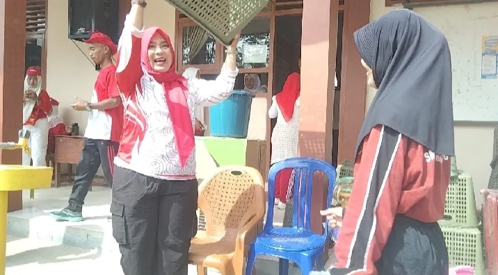 Jalan Sehat HUT RI ke-81 SMKN 1 Way Tenong Meriah, Hadiah Sepeda & Kompor Gas Menjadi Incaran.