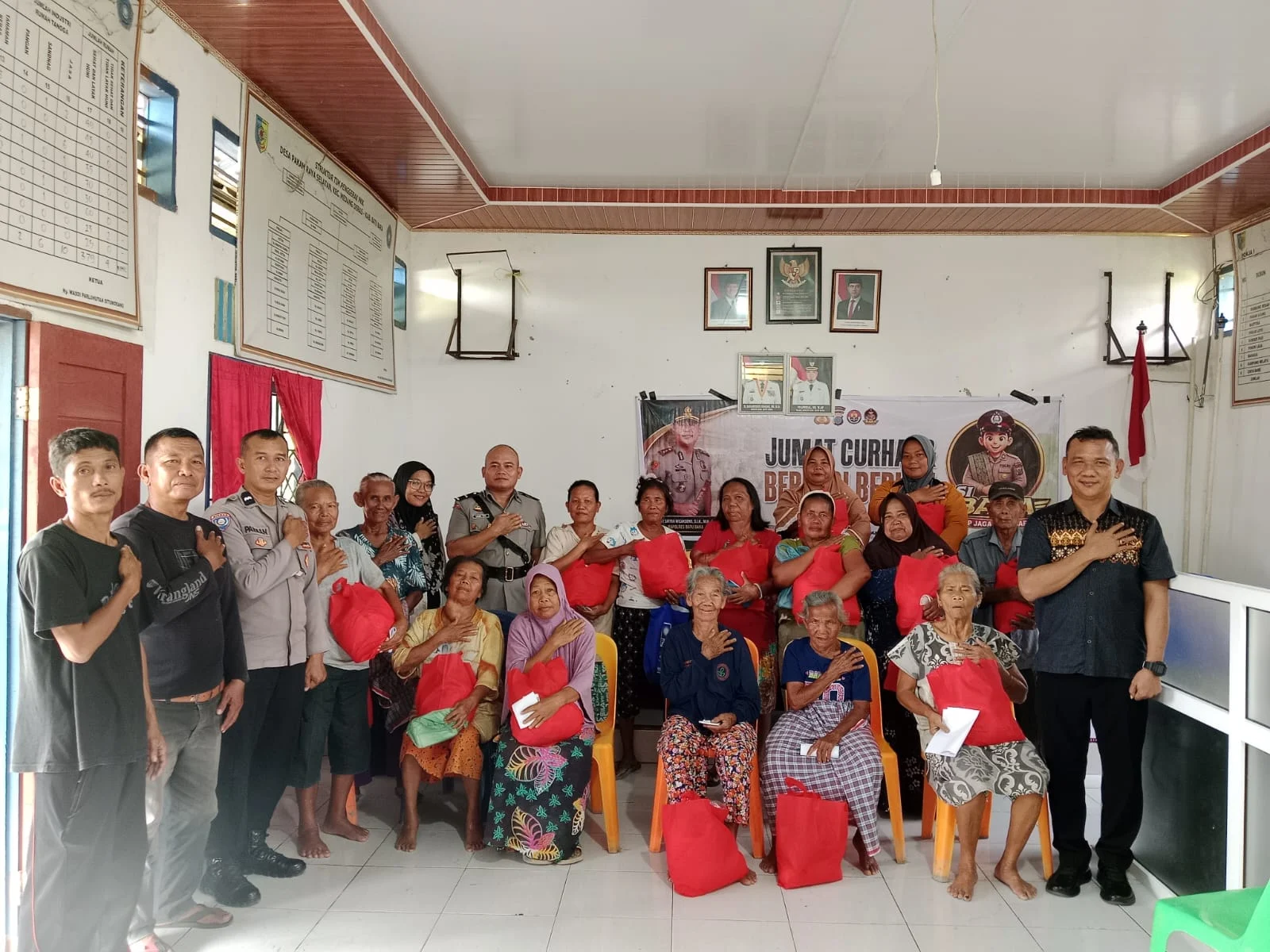 Polres Batu Bara Serap Aspirasi Masyarakat dan Bagikan Sembako kepada Kaum Duafa