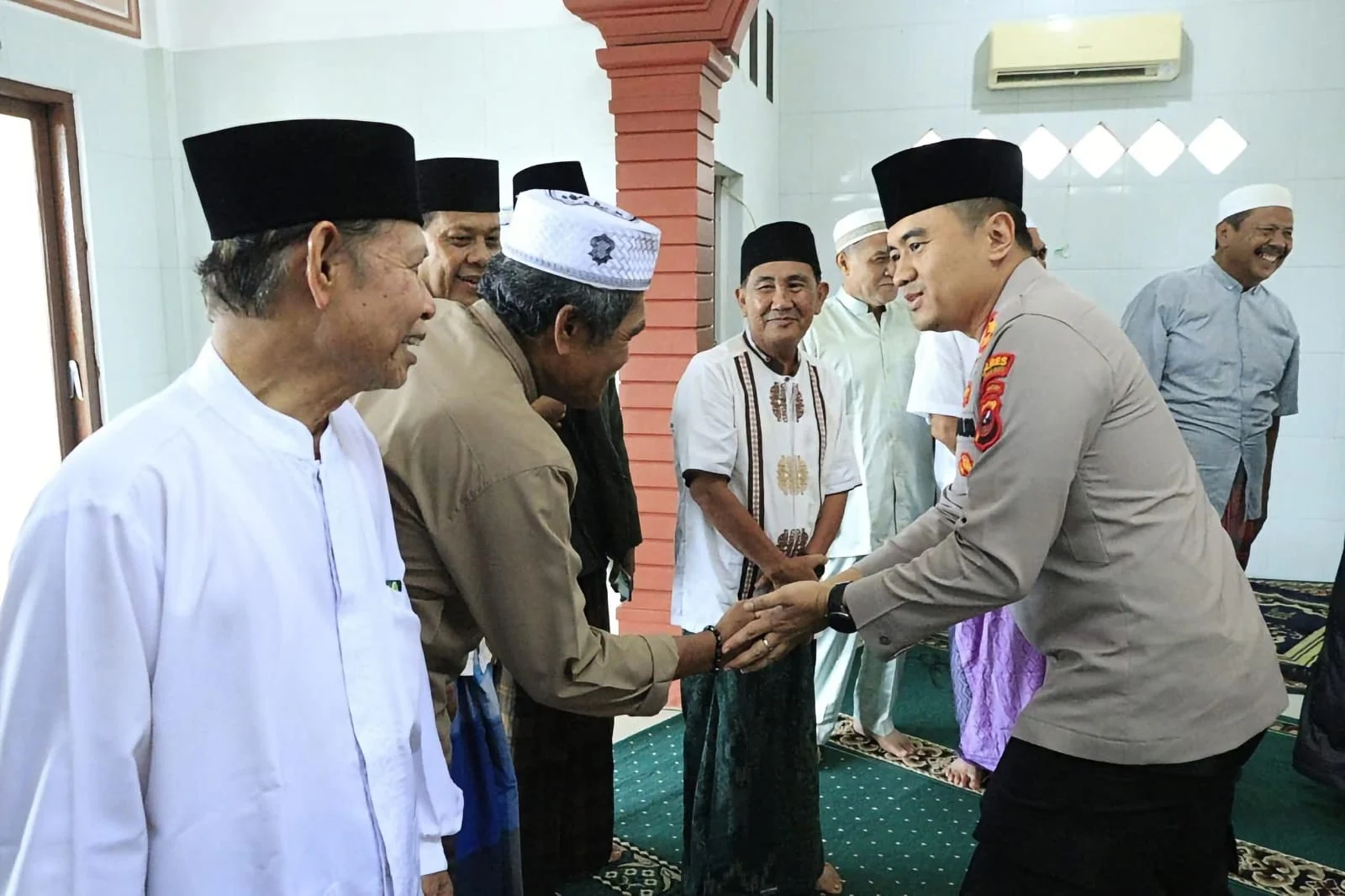 Kapolres Labuhanbatu  AKBP Wahyu Gelar Safari Jumat, Ajak Masyarakat Bersama Jaga Kamtibmas