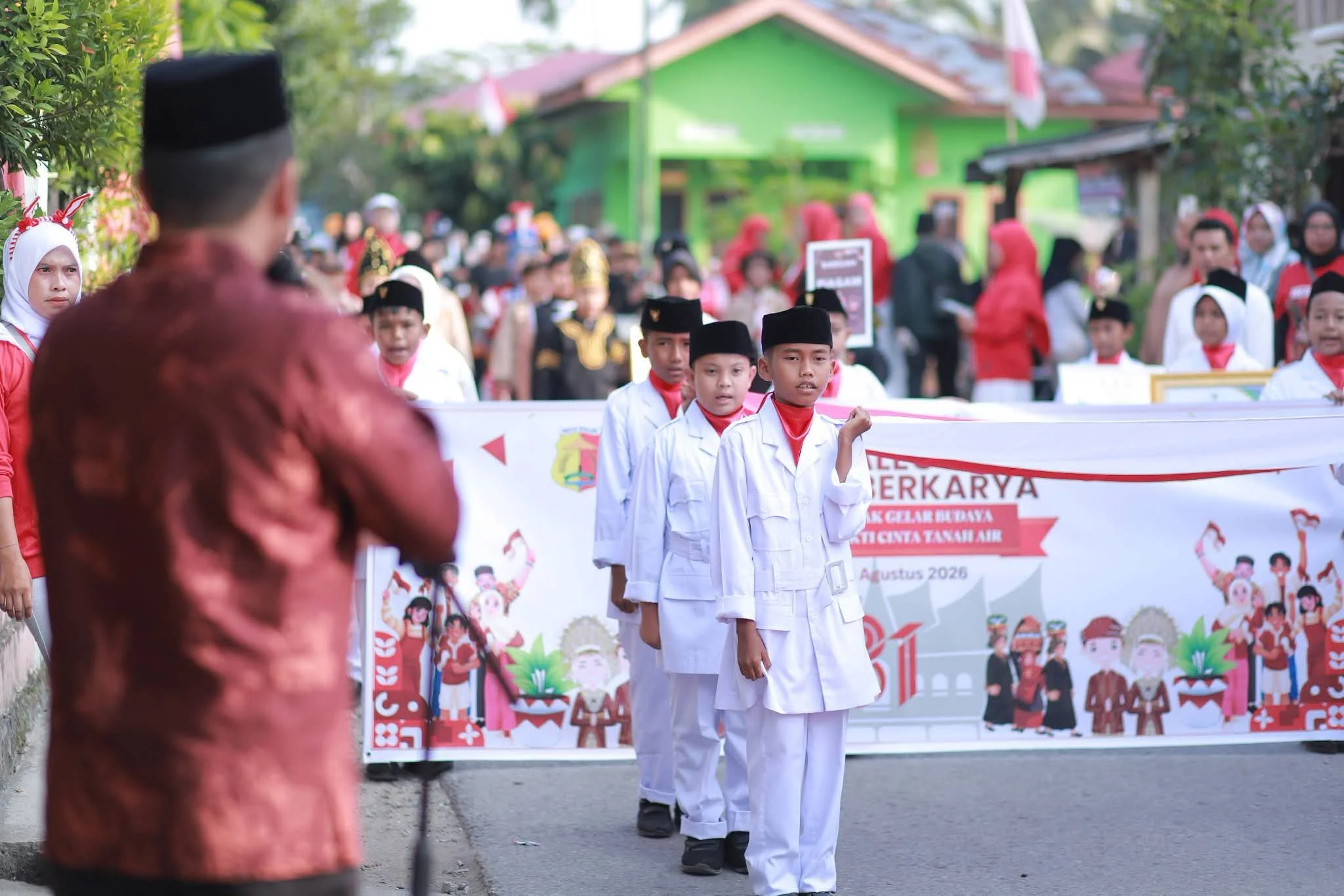 Pawai Alegoris ke-5 SDN 06 Tanah Garam Meriah, Wali Kota Solok Apresiasi Semangat Kolaborasi
