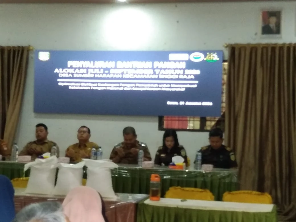 Desa Sumber Harapan Salurkan Bantuan  Ketahanan Pangan  dari Bulog ke Masyarakat Alokasi Bulan Juli Agustus September Tahun 2026