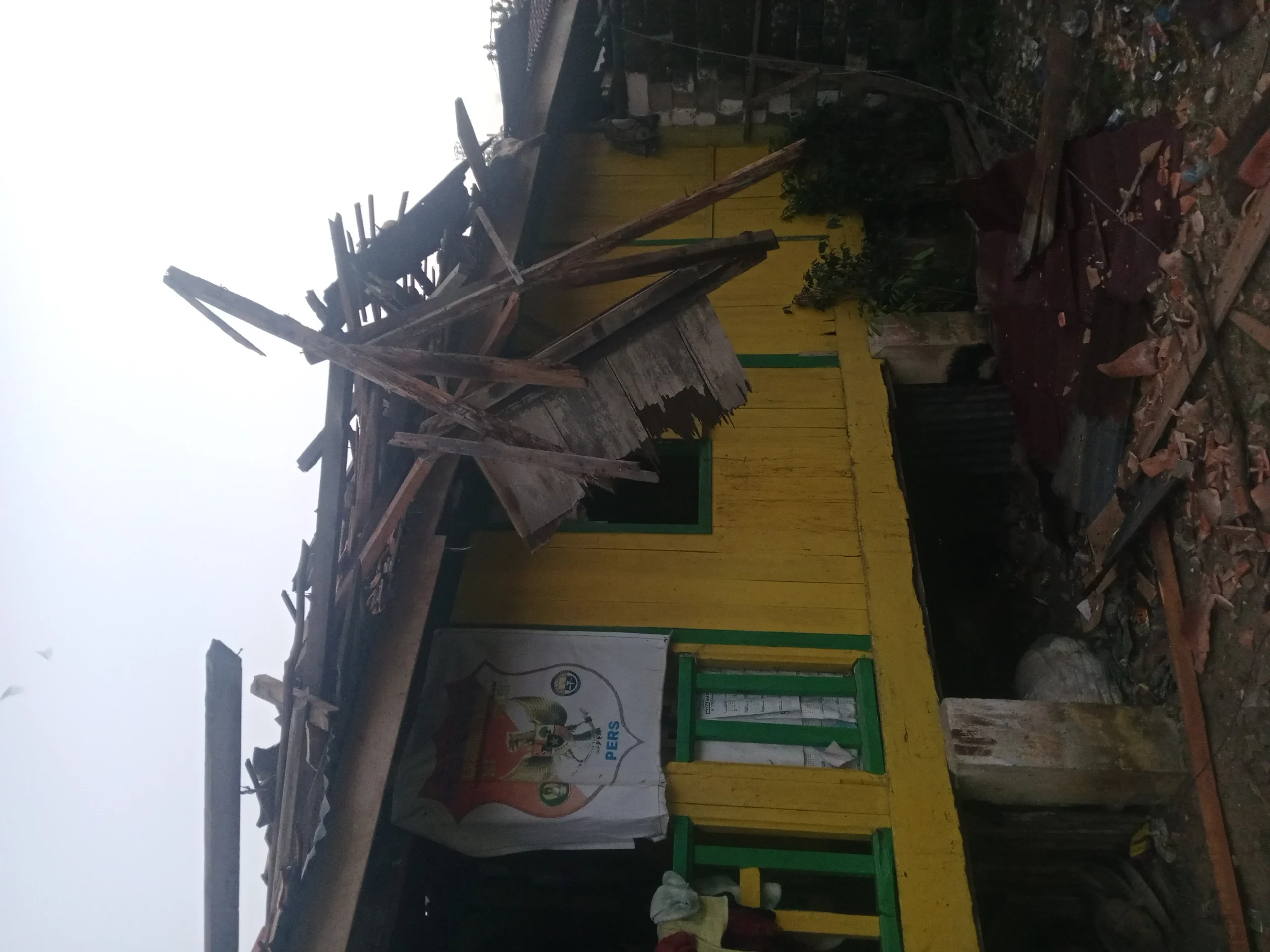 Rumah Warga Ambruk Saat Subuh di Kayu Agung, Redaksi Info86News.com Desak Pemkab OKI Segera Turun Tangan

