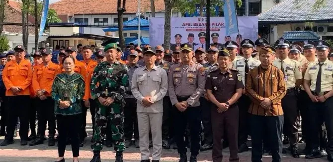 Gelar Apel Kebangsaan 3 Pilar, Pesan Plt Bupati Tulungagung Jaga Keamanan dan Persatuan