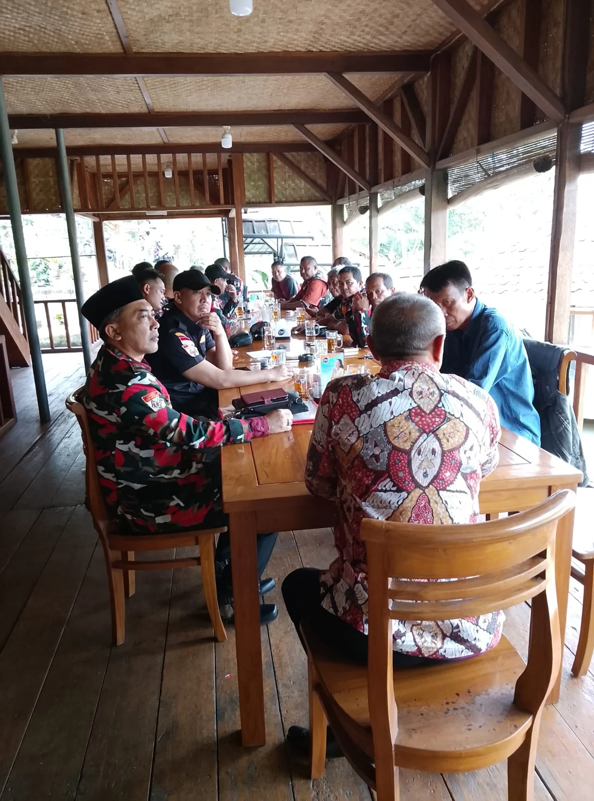 Pertemuan MARCAB Ormas Laskar Merah Putih(LMP) Dengan Komisi D DPRD Kab.Ciamis di RM.Mulya Sari