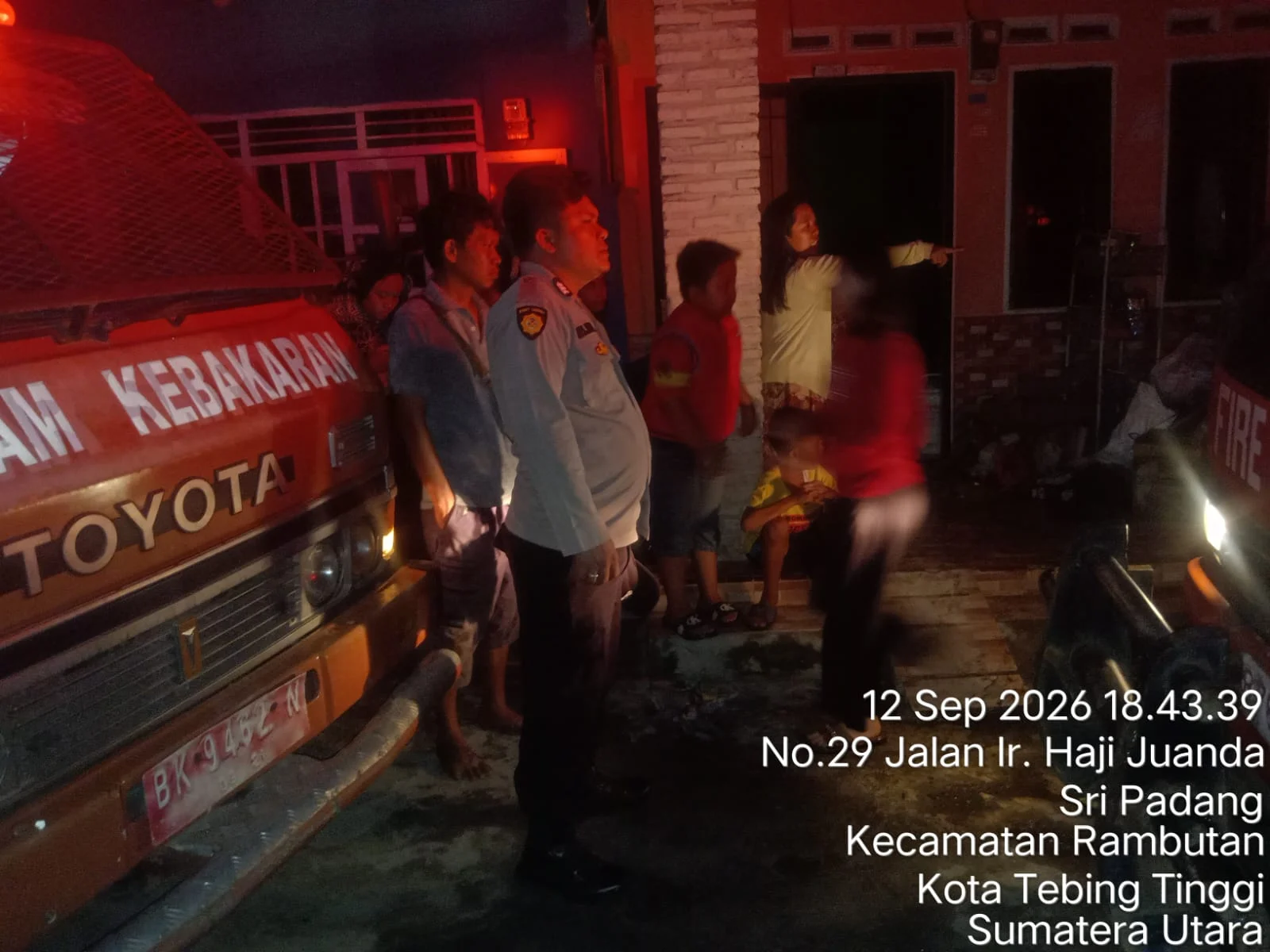 Polres Tebing Tinggi Tangani Kebakaran Dua Rumah di Tanjung Marulak, Diduga Akibat Korsleting