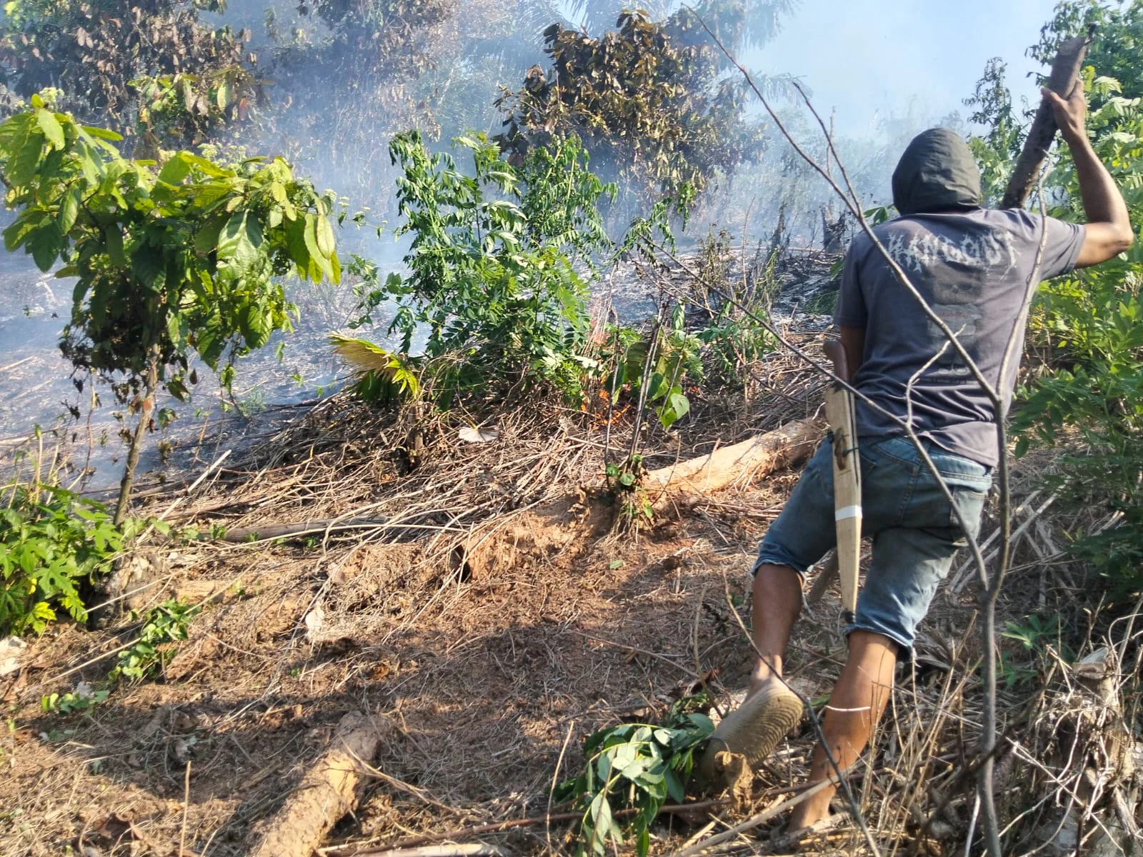 Lahan Kebun Warga di Santigi Terbakar, Polisi Pastikan Api Padam dan Imbau Warga Waspadai Karhutla