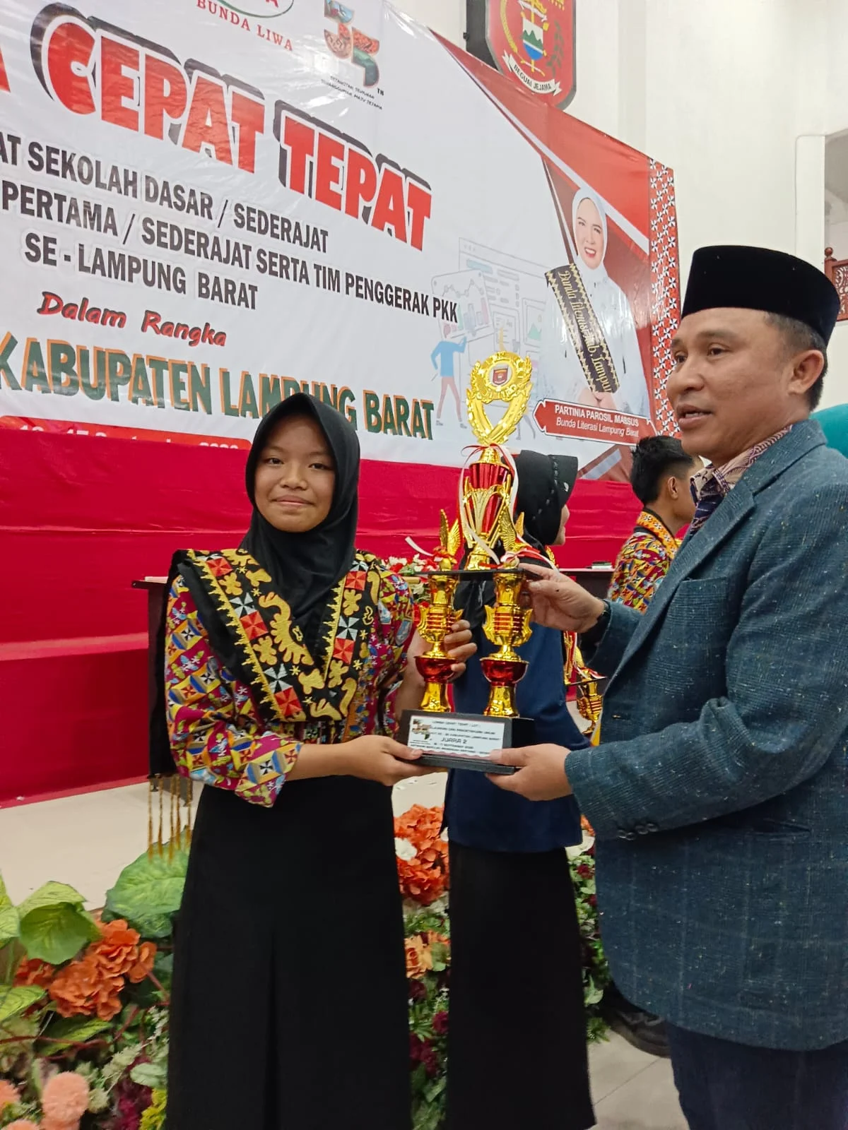 Imam Safe’i M.Pd: Prestasi Juara II LCT Jadi Motivasi Siswa SMP Negeri 1 Sekincau untuk Terus Berprestasi.