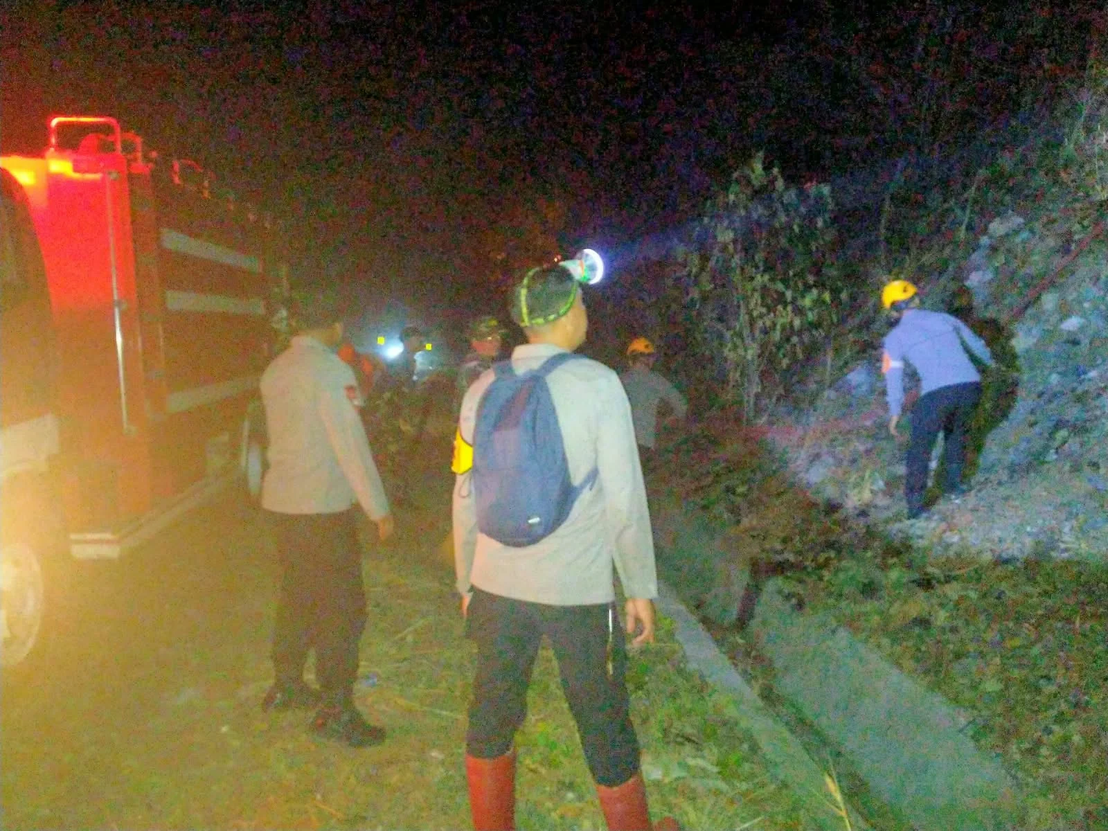 *Karhutla di Mafroto, Tim Gabungan Lanjutkan Pemadaman*